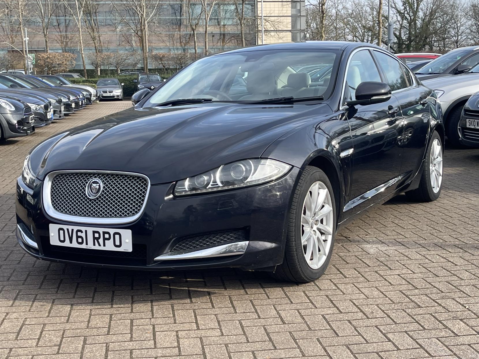 Jaguar XF 2.2d Premium Luxury Saloon 4dr Diesel Auto Euro 5 (s/s) (190 ps)