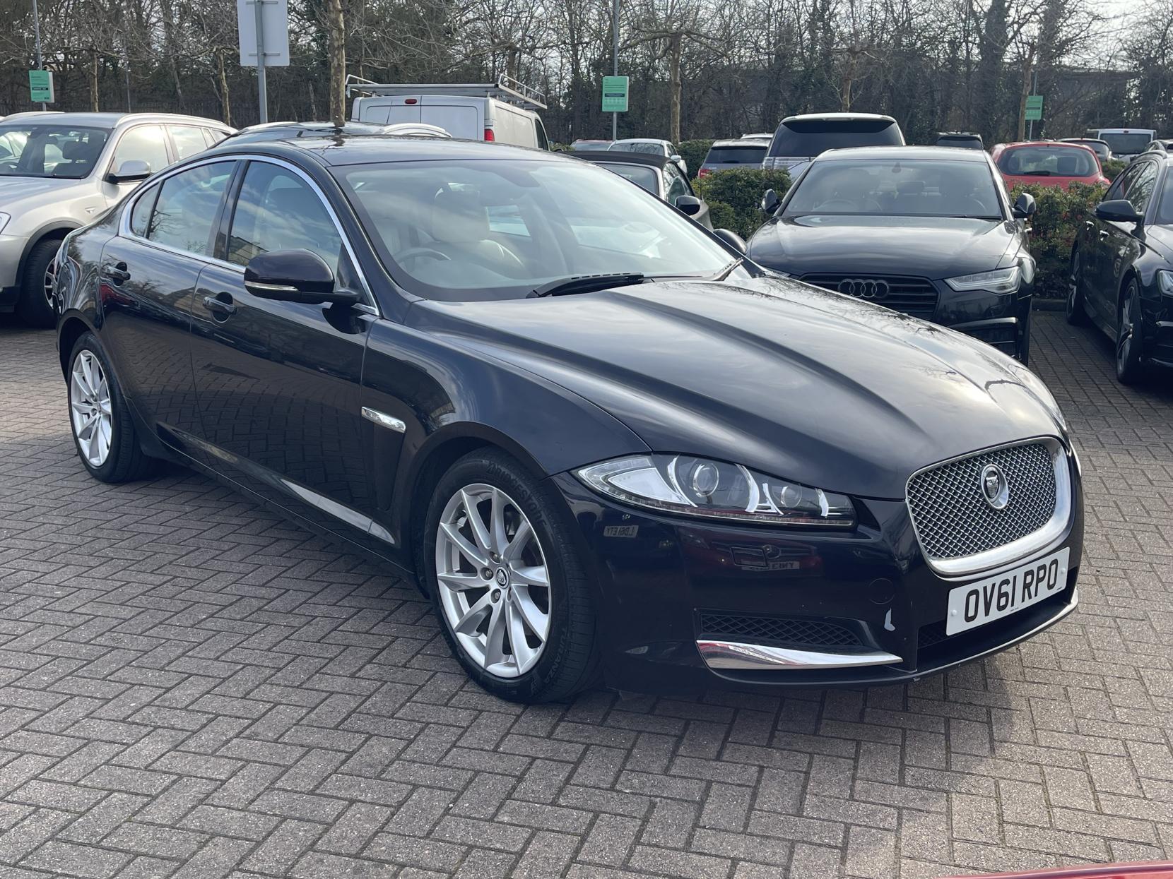 Jaguar XF 2.2d Premium Luxury Saloon 4dr Diesel Auto Euro 5 (s/s) (190 ps)