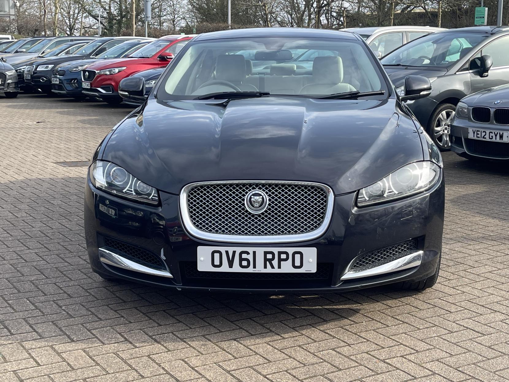 Jaguar XF 2.2d Premium Luxury Saloon 4dr Diesel Auto Euro 5 (s/s) (190 ps)