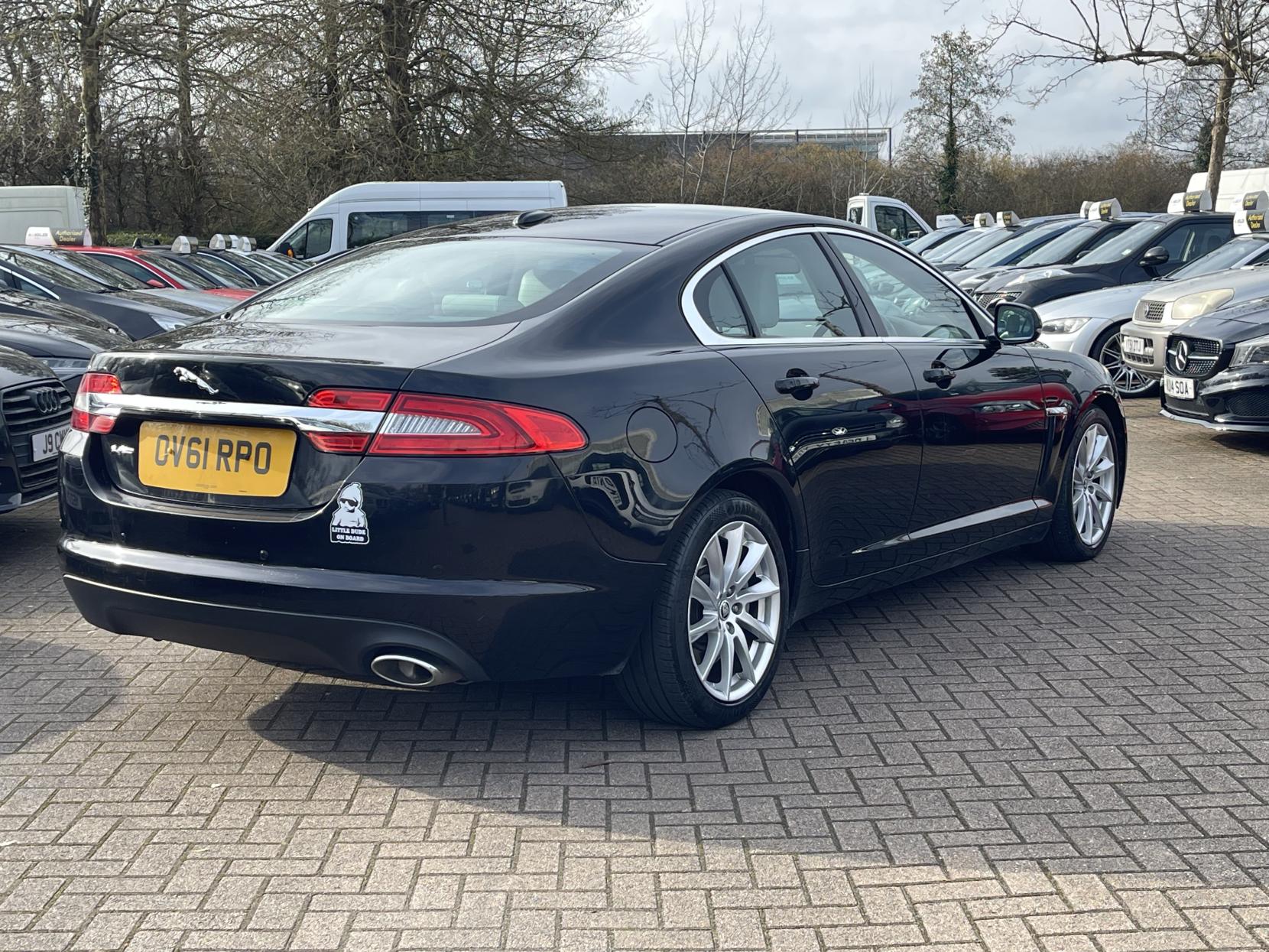 Jaguar XF 2.2d Premium Luxury Saloon 4dr Diesel Auto Euro 5 (s/s) (190 ps)