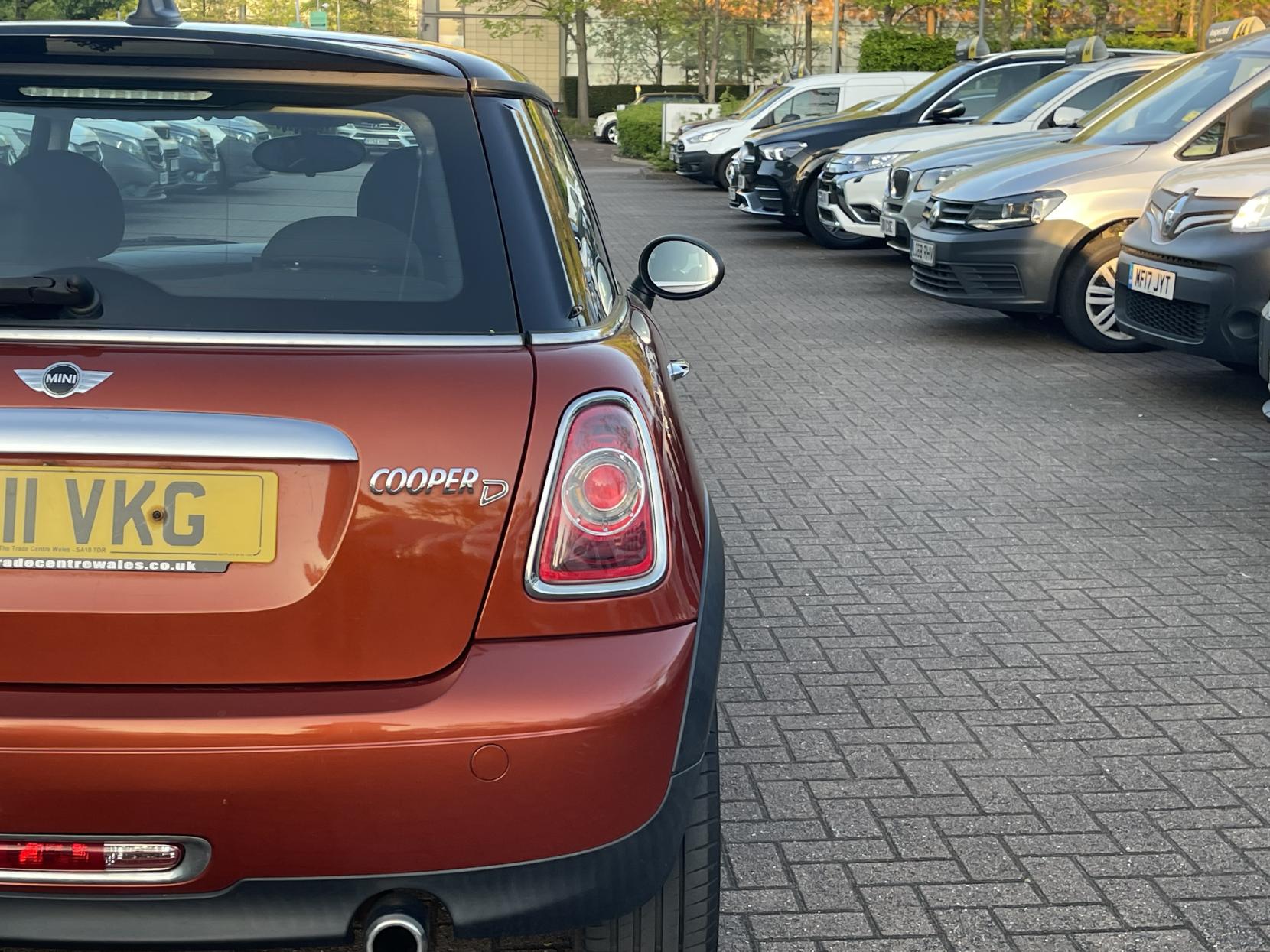 MINI Hatch 2.0 Cooper D Hatchback 3dr Diesel Auto Euro 5 (112 ps)