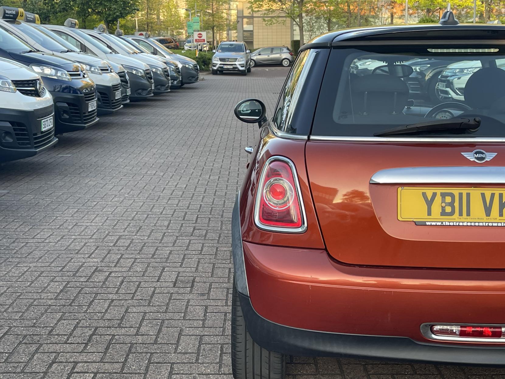 MINI Hatch 2.0 Cooper D Hatchback 3dr Diesel Auto Euro 5 (112 ps)