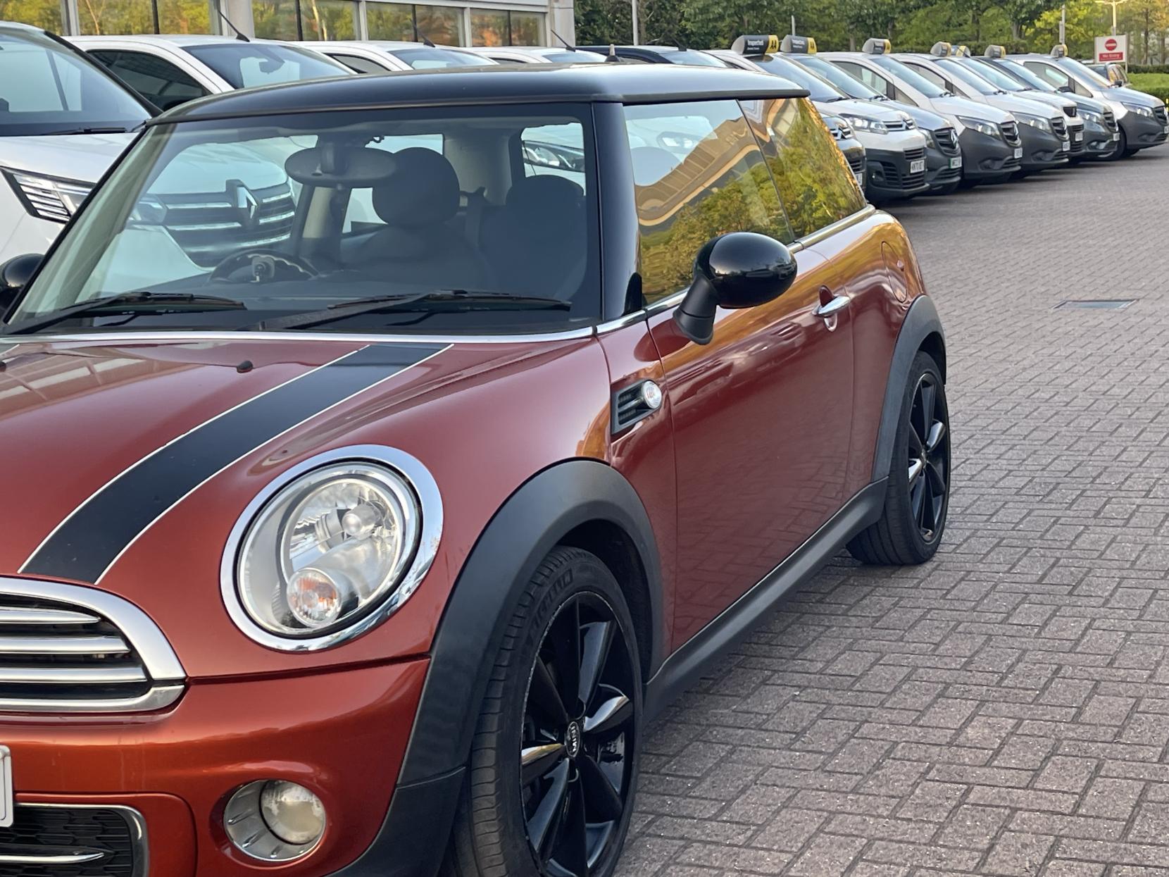 MINI Hatch 2.0 Cooper D Hatchback 3dr Diesel Auto Euro 5 (112 ps)