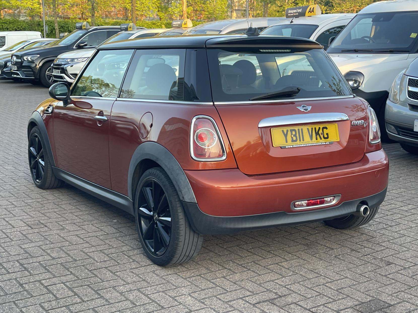 MINI Hatch 2.0 Cooper D Hatchback 3dr Diesel Auto Euro 5 (112 ps)