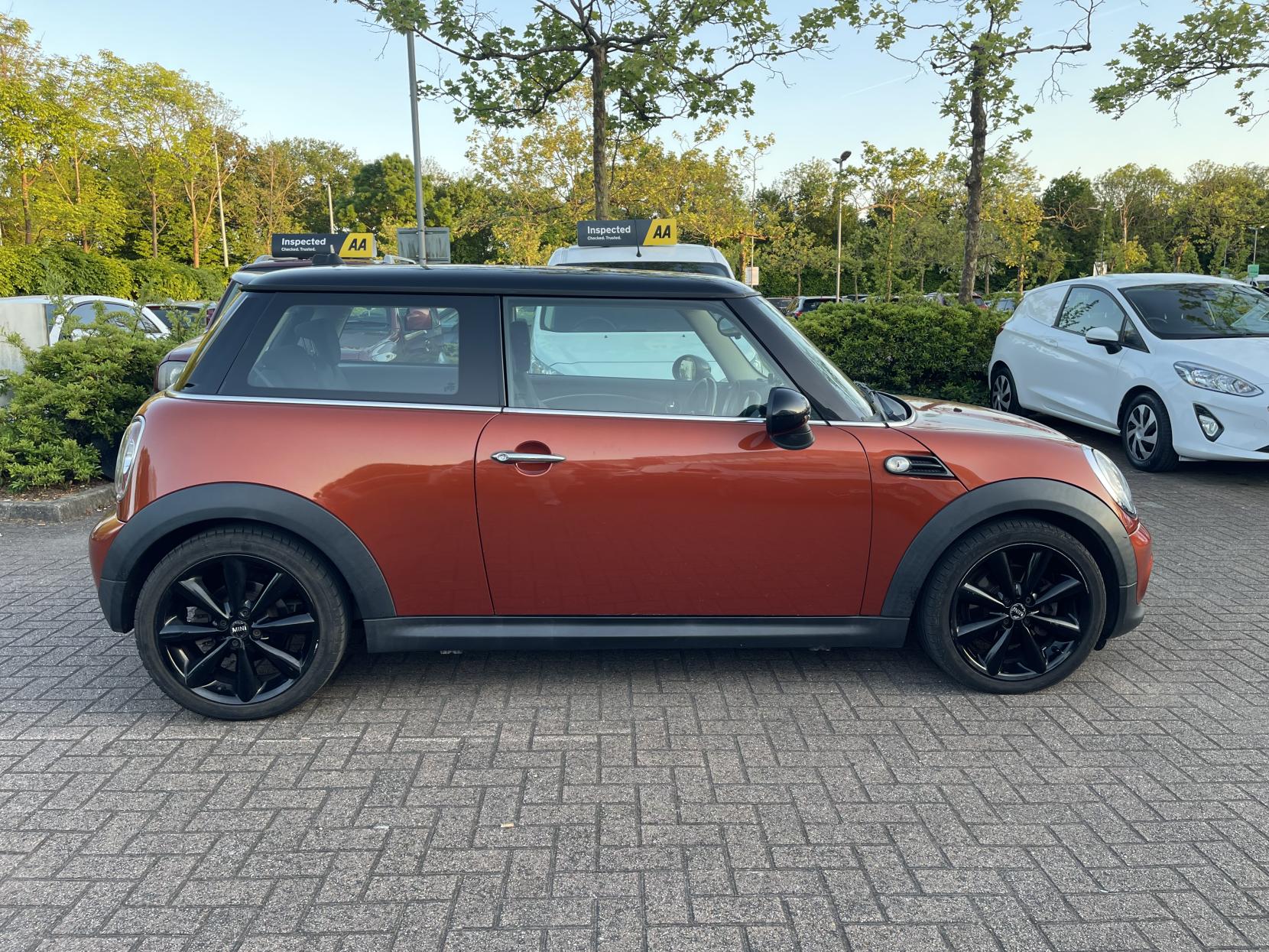 MINI Hatch 2.0 Cooper D Hatchback 3dr Diesel Auto Euro 5 (112 ps)