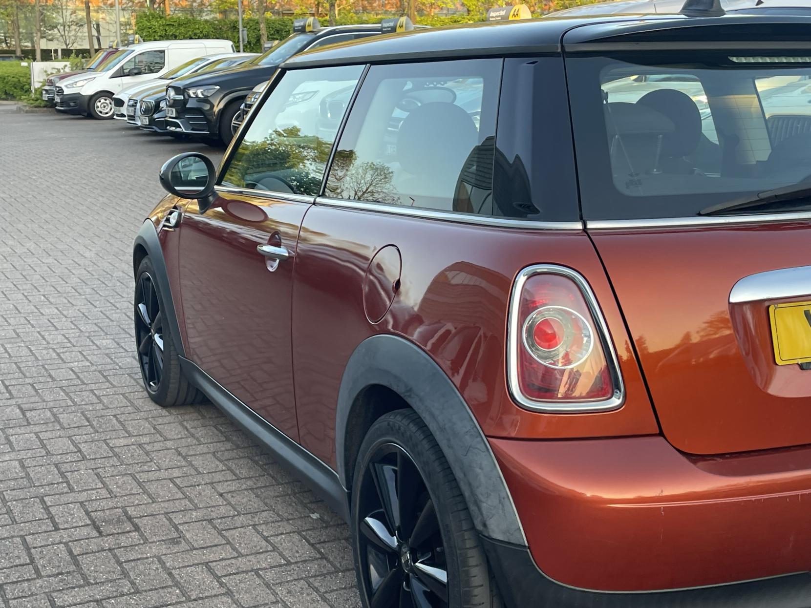 MINI Hatch 2.0 Cooper D Hatchback 3dr Diesel Auto Euro 5 (112 ps)