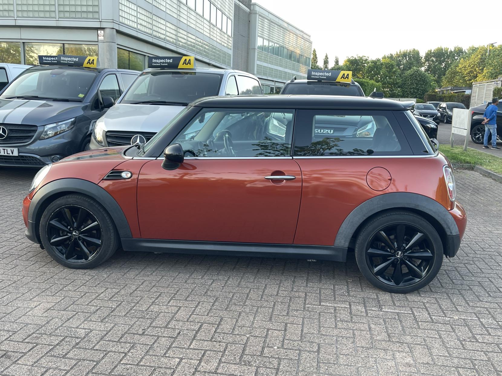 MINI Hatch 2.0 Cooper D Hatchback 3dr Diesel Auto Euro 5 (112 ps)