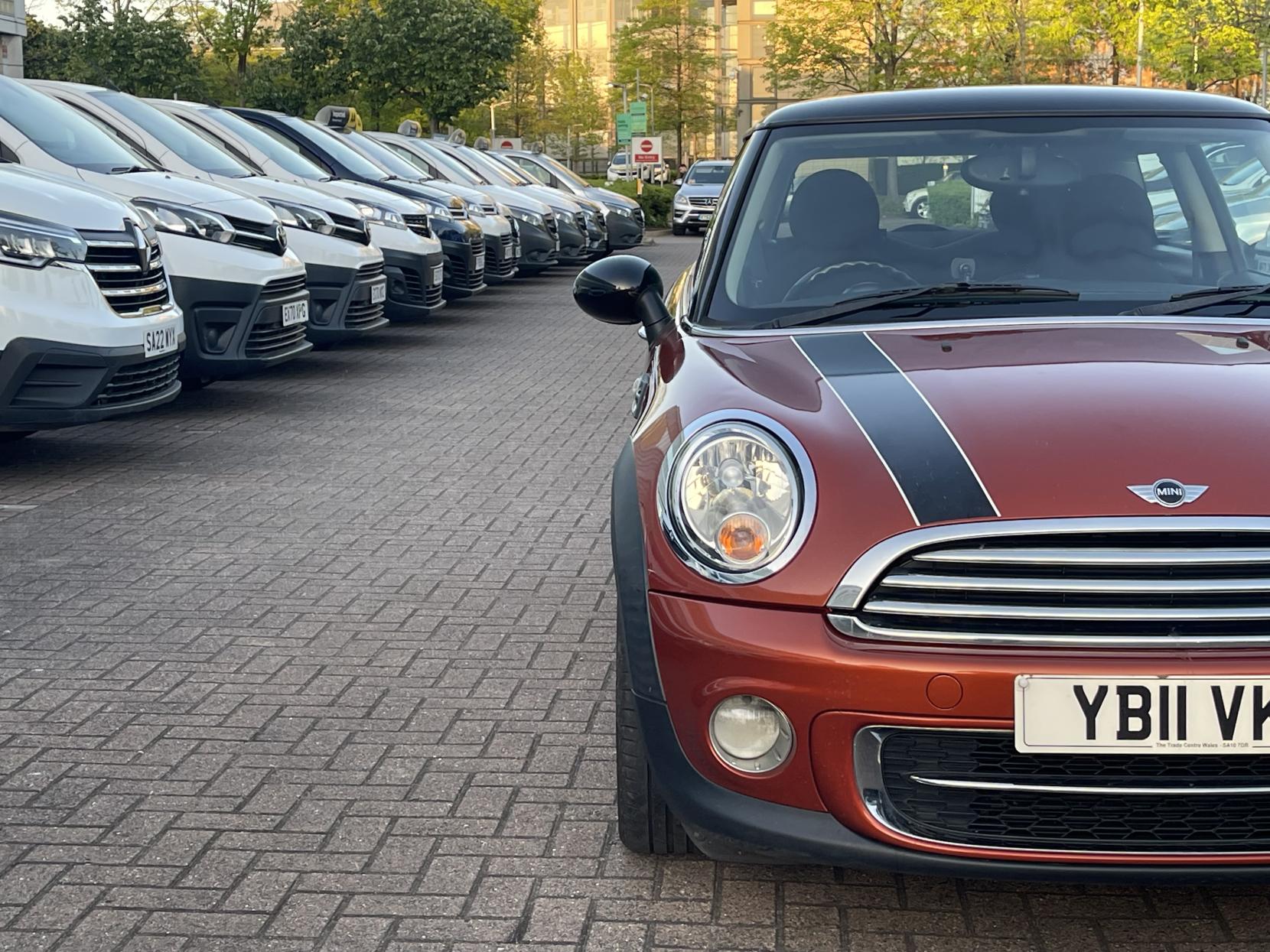 MINI Hatch 2.0 Cooper D Hatchback 3dr Diesel Auto Euro 5 (112 ps)