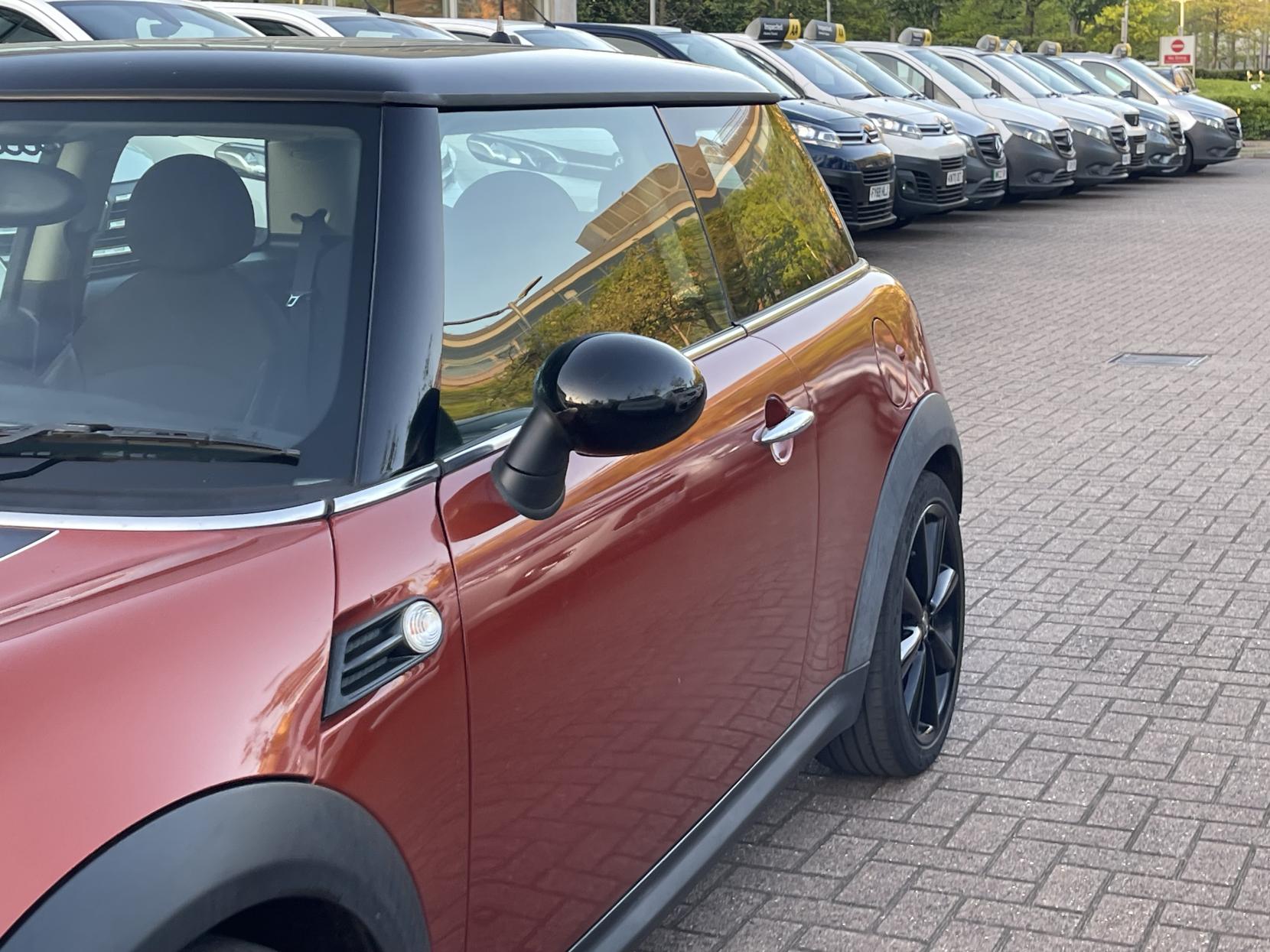 MINI Hatch 2.0 Cooper D Hatchback 3dr Diesel Auto Euro 5 (112 ps)