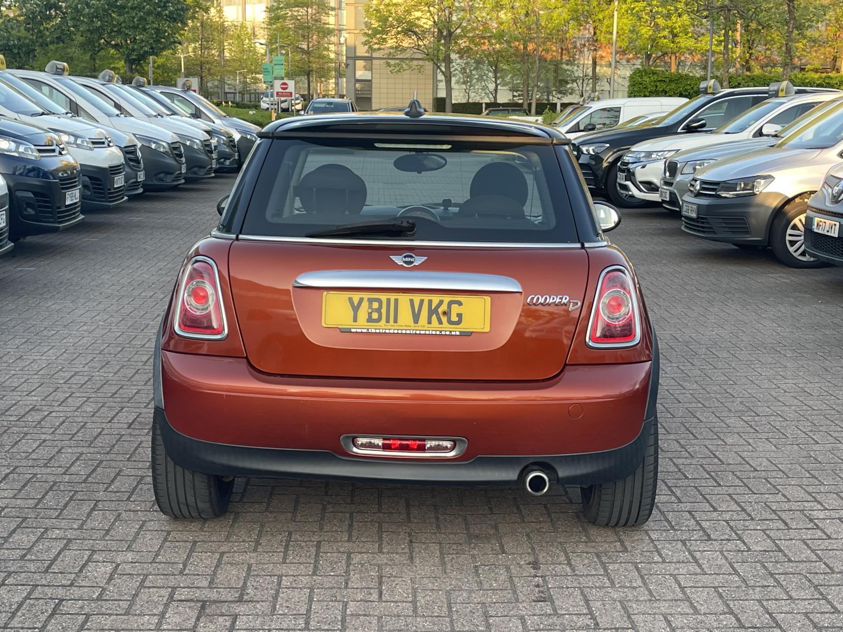 MINI Hatch 2.0 Cooper D Hatchback 3dr Diesel Auto Euro 5 (112 ps)