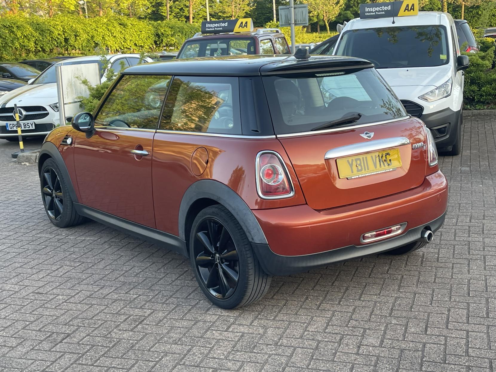 MINI Hatch 2.0 Cooper D Hatchback 3dr Diesel Auto Euro 5 (112 ps)
