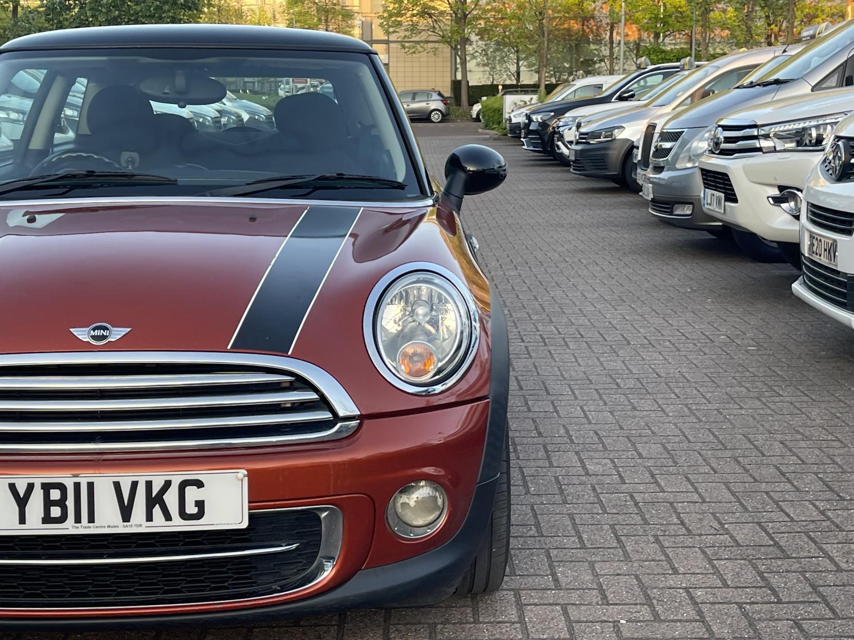 MINI Hatch 2.0 Cooper D Hatchback 3dr Diesel Auto Euro 5 (112 ps)