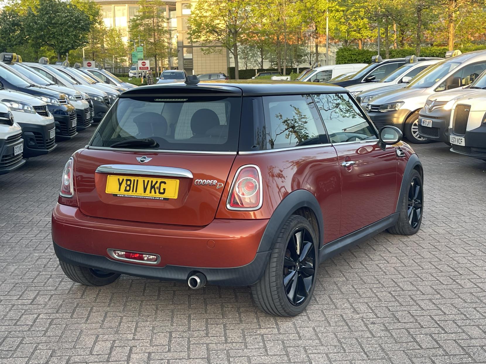 MINI Hatch 2.0 Cooper D Hatchback 3dr Diesel Auto Euro 5 (112 ps)