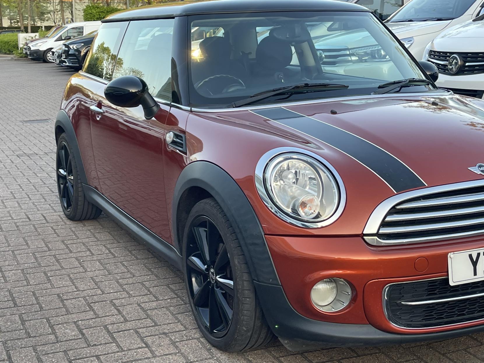 MINI Hatch 2.0 Cooper D Hatchback 3dr Diesel Auto Euro 5 (112 ps)