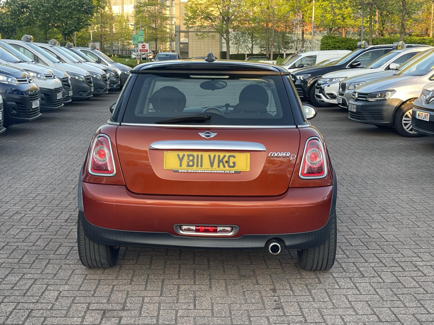 MINI Hatch 2.0 Cooper D Hatchback 3dr Diesel Auto Euro 5 (112 ps)