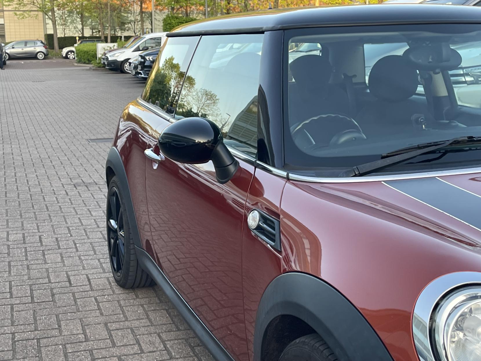 MINI Hatch 2.0 Cooper D Hatchback 3dr Diesel Auto Euro 5 (112 ps)