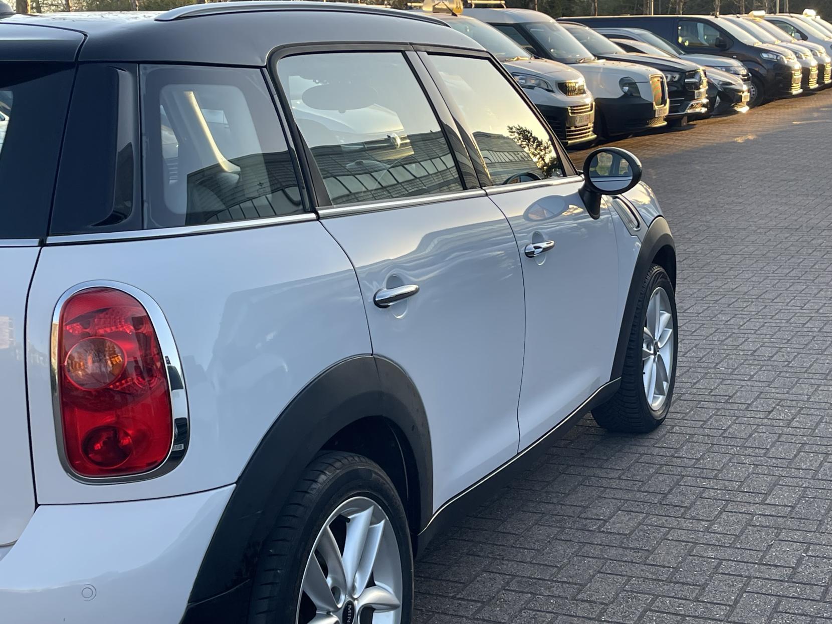 MINI Countryman 1.6 Cooper SUV 5dr Petrol Auto Euro 6 (122 ps)
