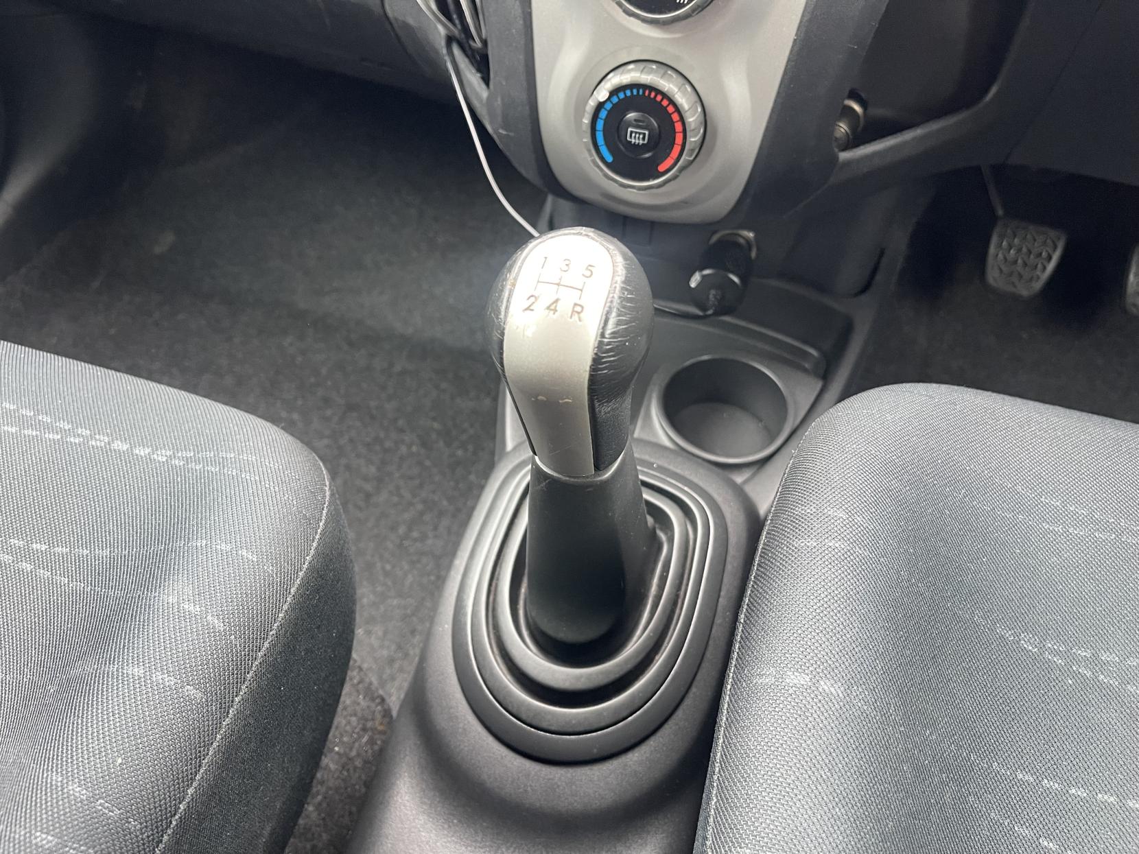 Toyota Yaris 1.3 VVT-i TR Hatchback 5dr Petrol Manual (141 g/km, 85 bhp)