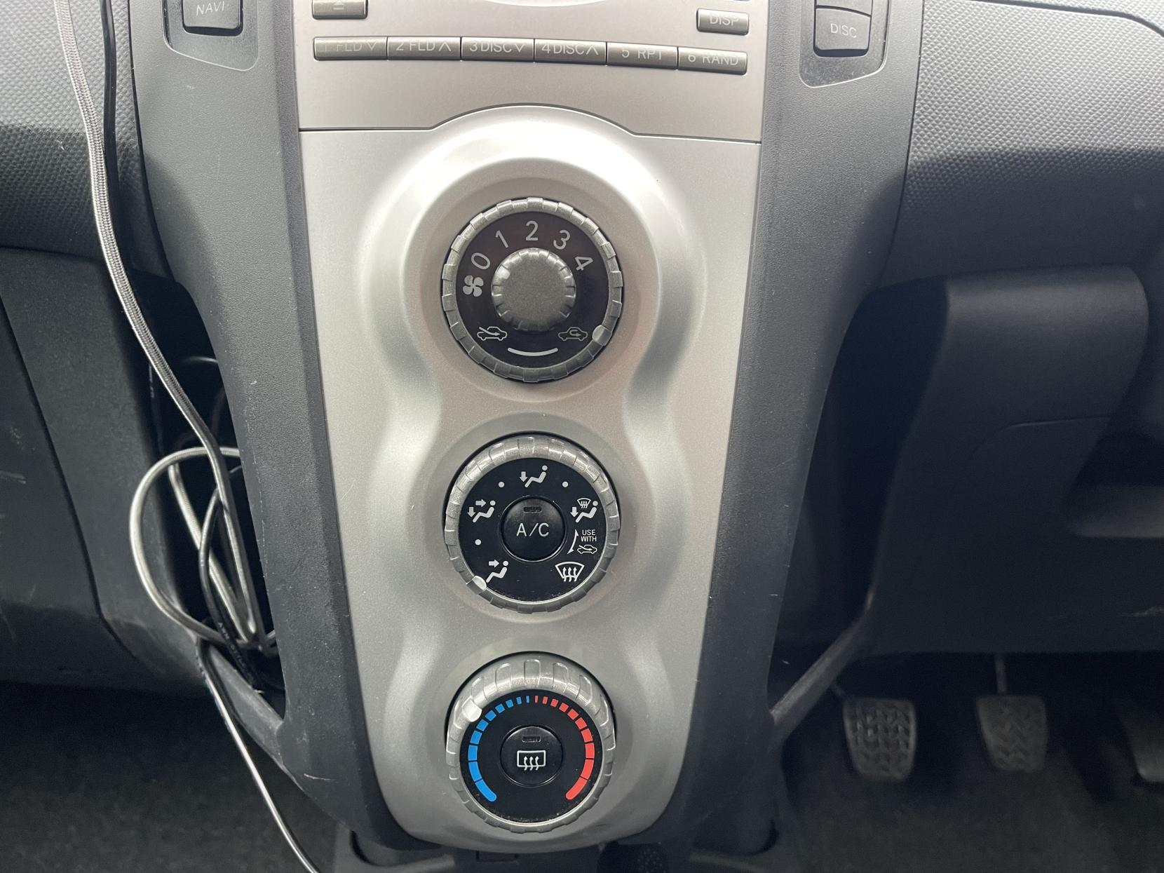 Toyota Yaris 1.3 VVT-i TR Hatchback 5dr Petrol Manual (141 g/km, 85 bhp)