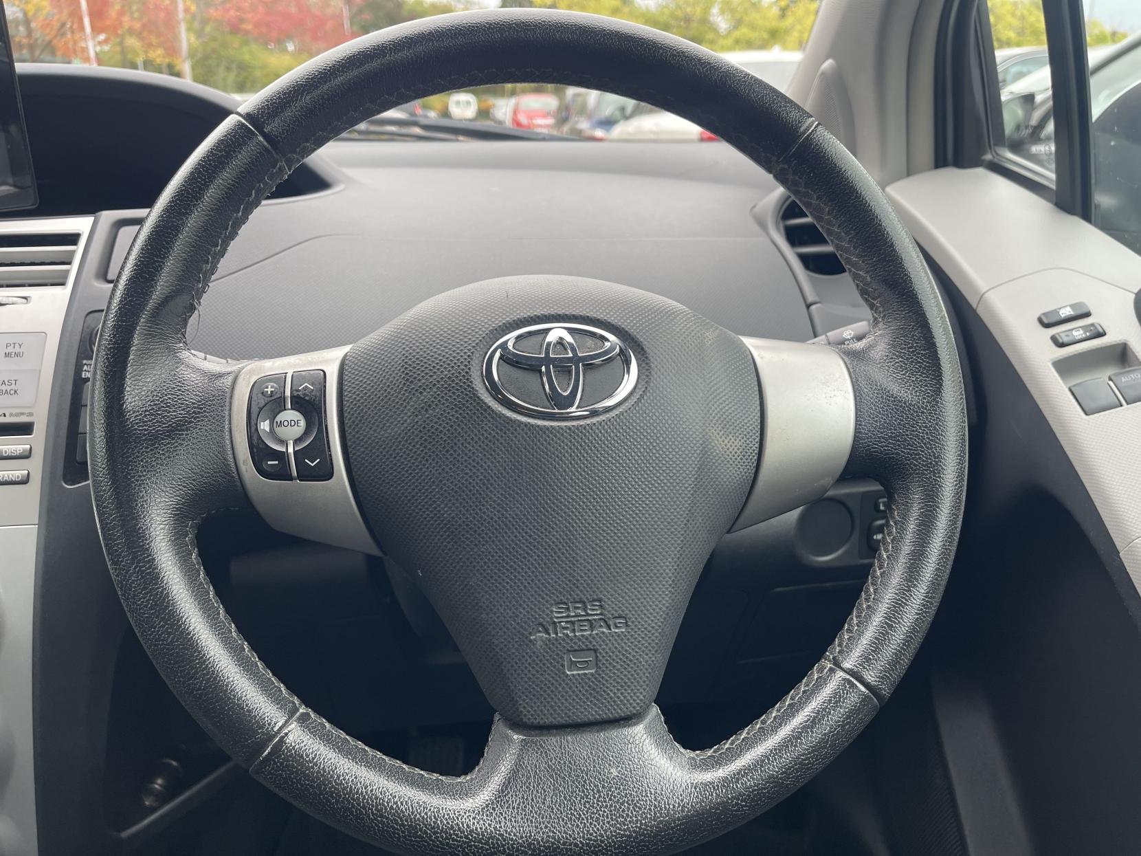 Toyota Yaris 1.3 VVT-i TR Hatchback 5dr Petrol Manual (141 g/km, 85 bhp)
