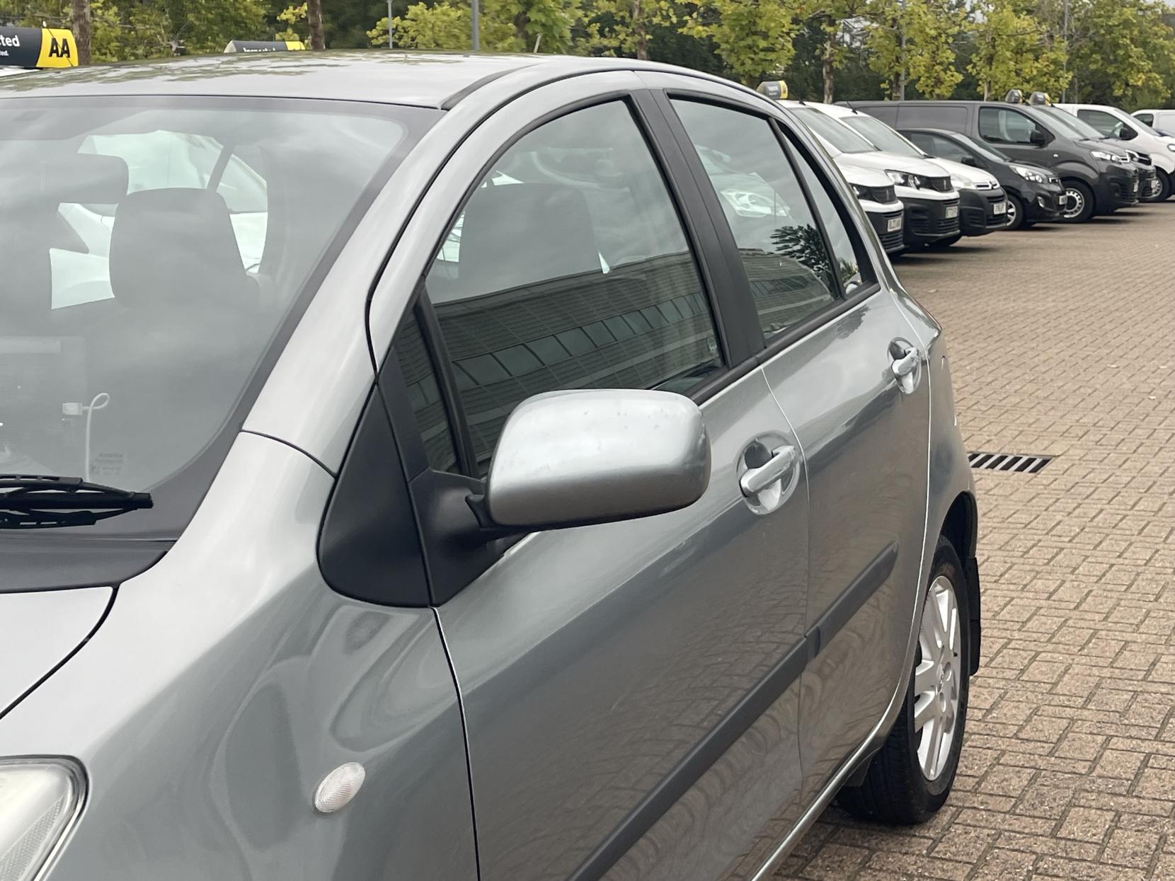 Toyota Yaris 1.3 VVT-i TR Hatchback 5dr Petrol Manual (141 g/km, 85 bhp)