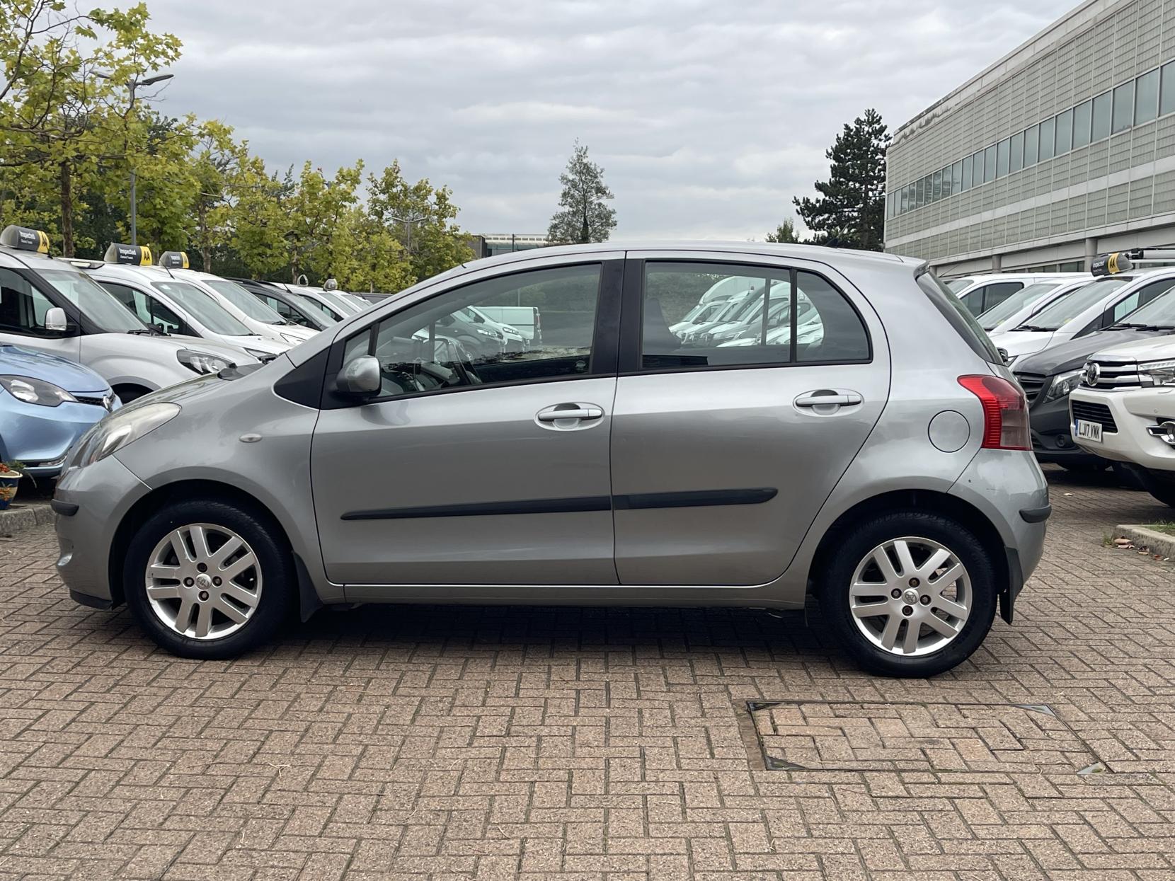 Toyota Yaris 1.3 VVT-i TR Hatchback 5dr Petrol Manual (141 g/km, 85 bhp)