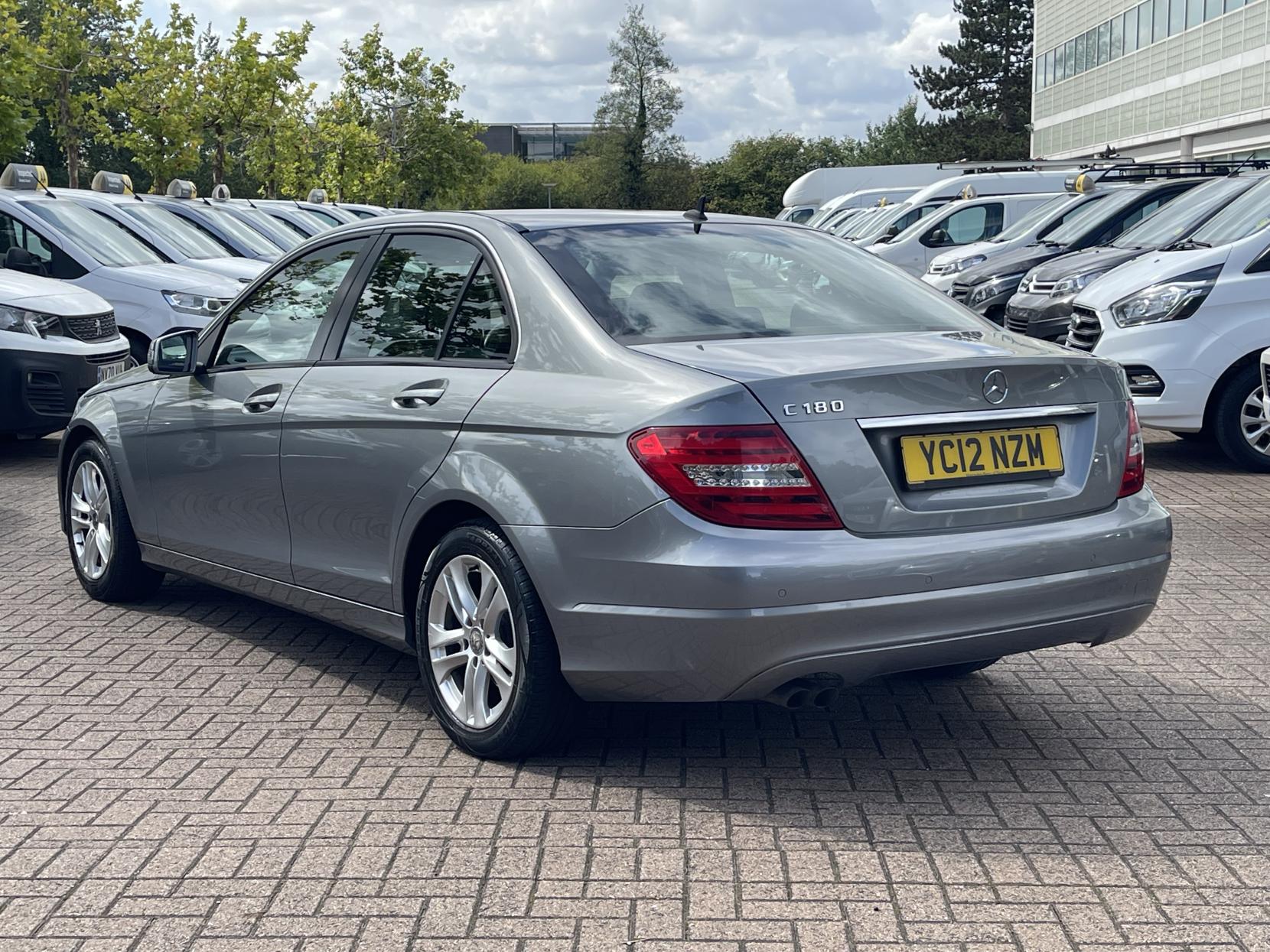 Mercedes-Benz C Class 1.6 C180 BlueEfficiency Executive SE Saloon 4dr Petrol G-Tronic+ Euro 5 (s/s) (156 ps)