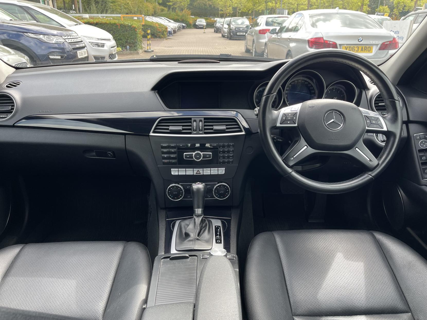 Mercedes-Benz C Class 1.6 C180 BlueEfficiency Executive SE Saloon 4dr Petrol G-Tronic+ Euro 5 (s/s) (156 ps)