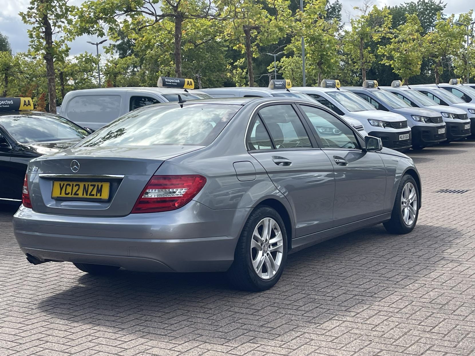 Mercedes-Benz C Class 1.6 C180 BlueEfficiency Executive SE Saloon 4dr Petrol G-Tronic+ Euro 5 (s/s) (156 ps)