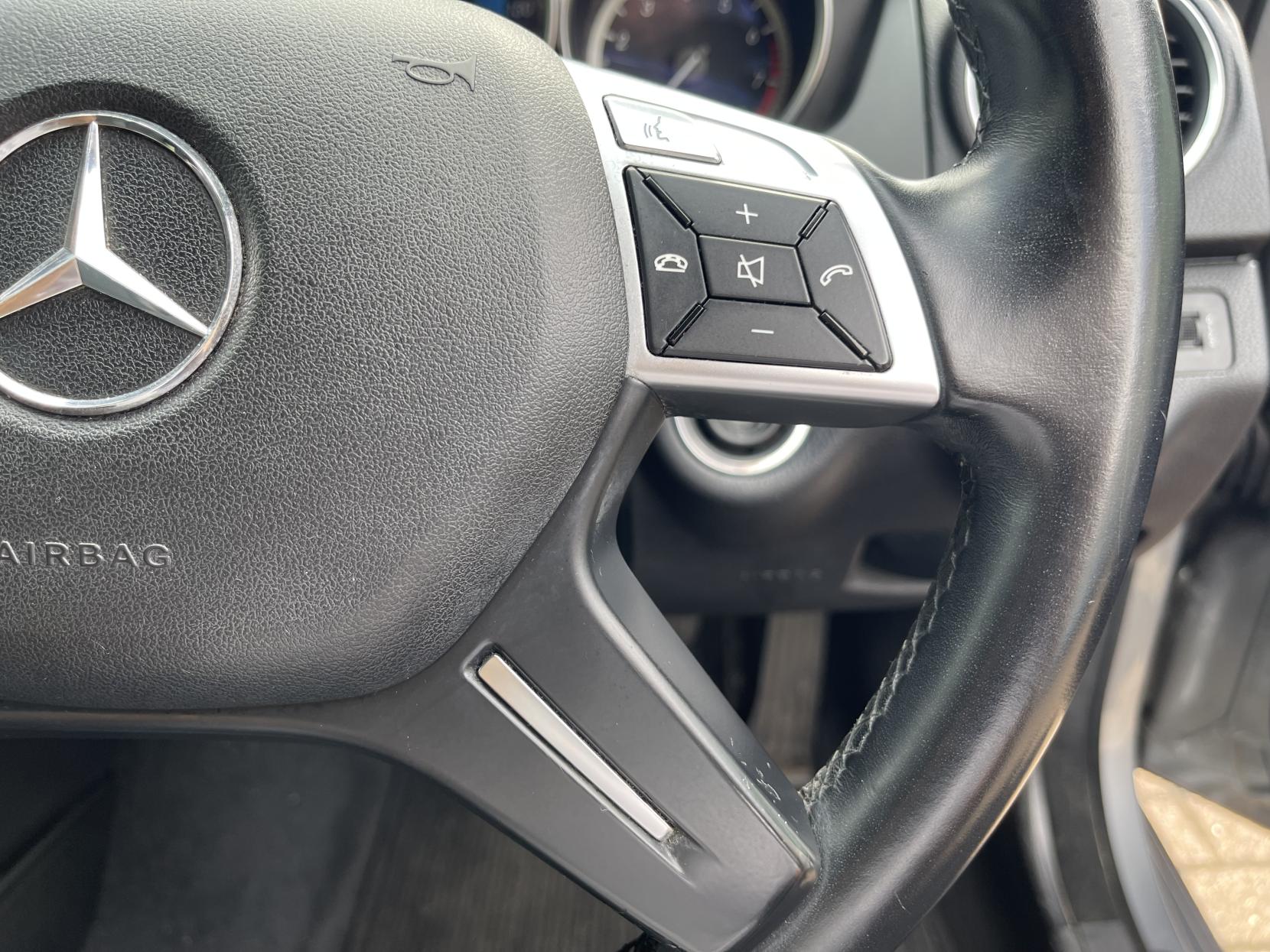 Mercedes-Benz C Class 1.6 C180 BlueEfficiency Executive SE Saloon 4dr Petrol G-Tronic+ Euro 5 (s/s) (156 ps)