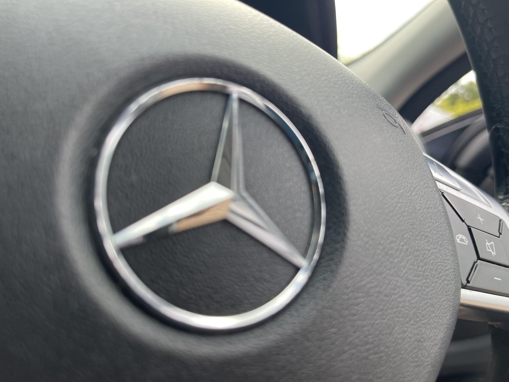 Mercedes-Benz C Class 1.6 C180 BlueEfficiency Executive SE Saloon 4dr Petrol G-Tronic+ Euro 5 (s/s) (156 ps)