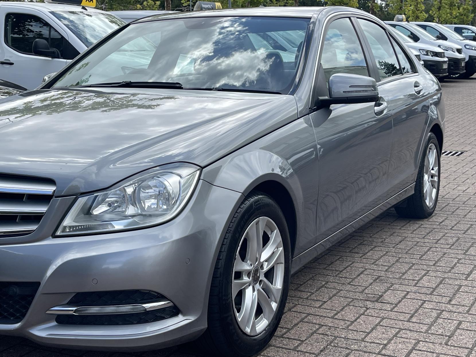 Mercedes-Benz C Class 1.6 C180 BlueEfficiency Executive SE Saloon 4dr Petrol G-Tronic+ Euro 5 (s/s) (156 ps)