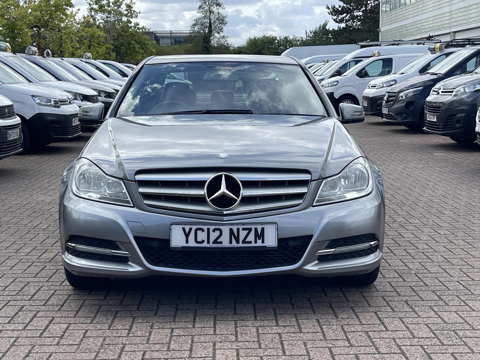 Mercedes-Benz C Class 1.6 C180 BlueEfficiency Executive SE Saloon 4dr Petrol G-Tronic+ Euro 5 (s/s) (156 ps)