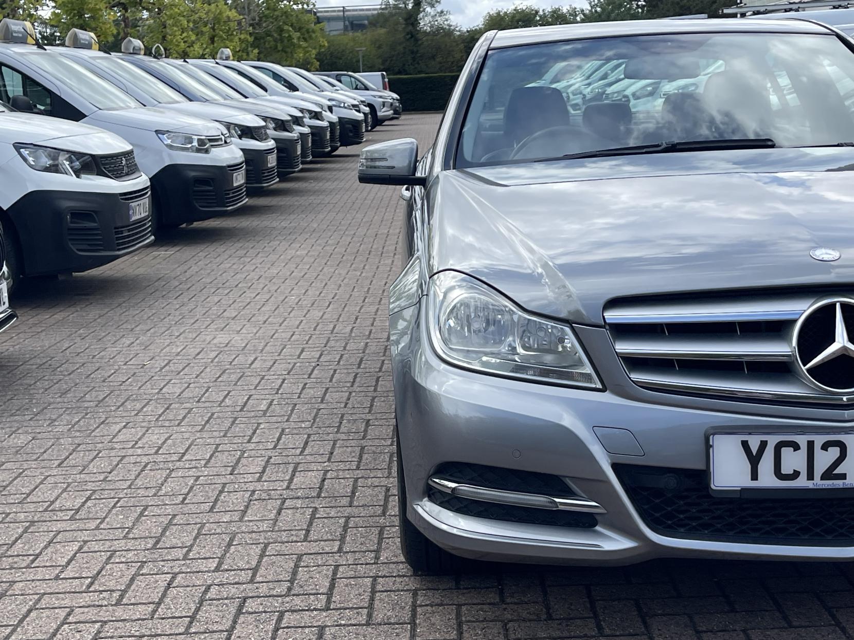 Mercedes-Benz C Class 1.6 C180 BlueEfficiency Executive SE Saloon 4dr Petrol G-Tronic+ Euro 5 (s/s) (156 ps)
