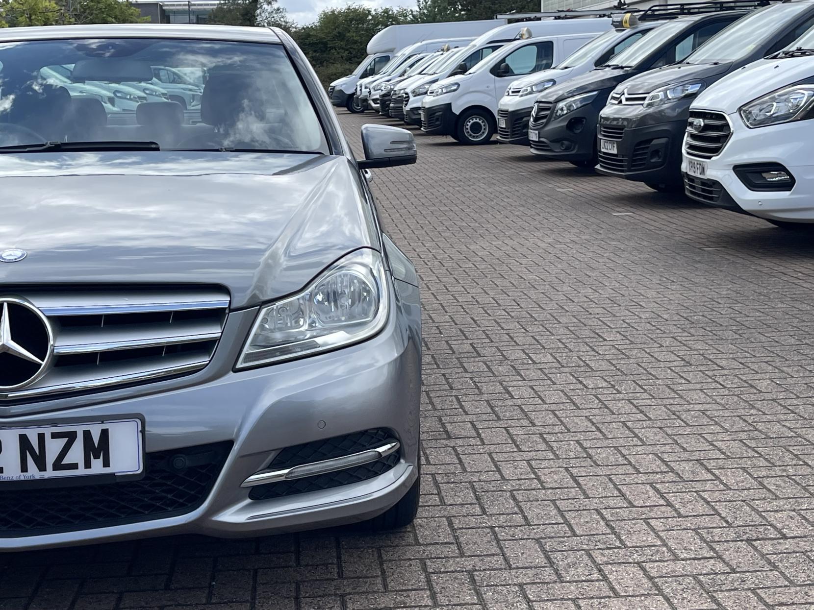 Mercedes-Benz C Class 1.6 C180 BlueEfficiency Executive SE Saloon 4dr Petrol G-Tronic+ Euro 5 (s/s) (156 ps)