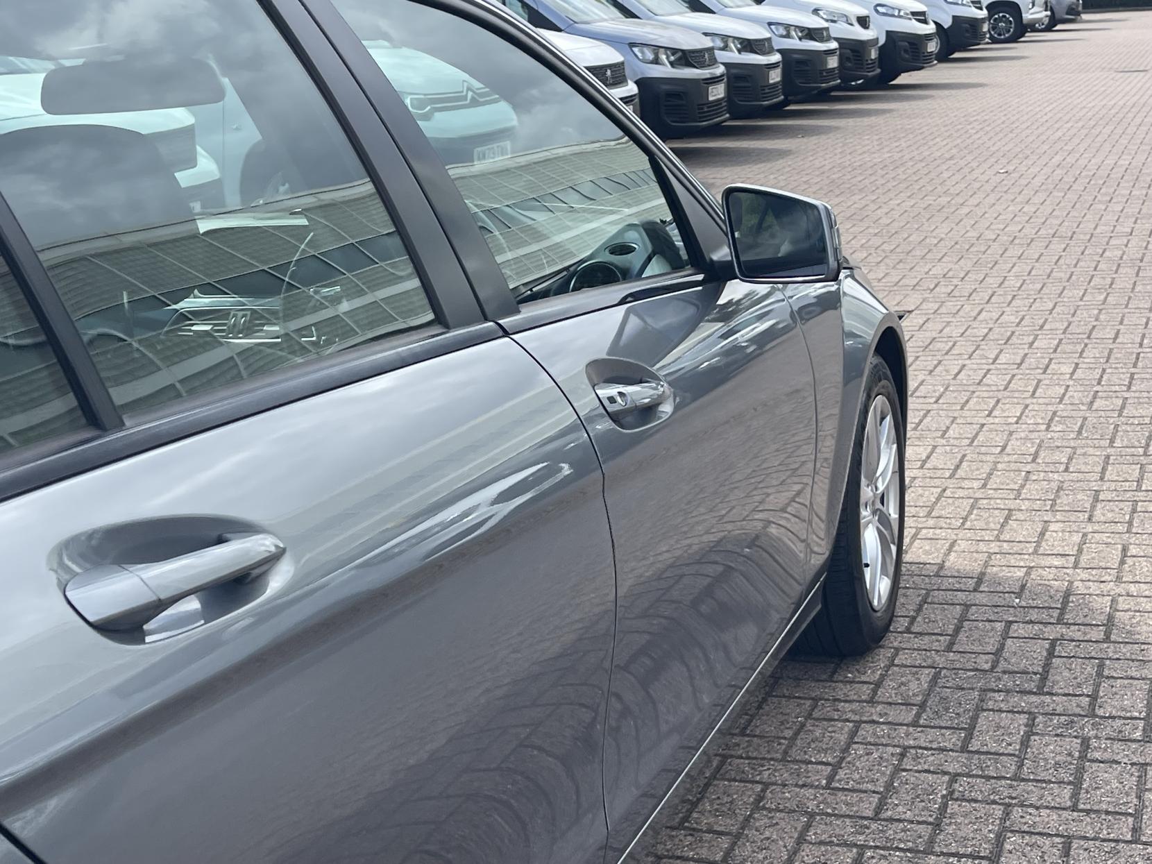 Mercedes-Benz C Class 1.6 C180 BlueEfficiency Executive SE Saloon 4dr Petrol G-Tronic+ Euro 5 (s/s) (156 ps)