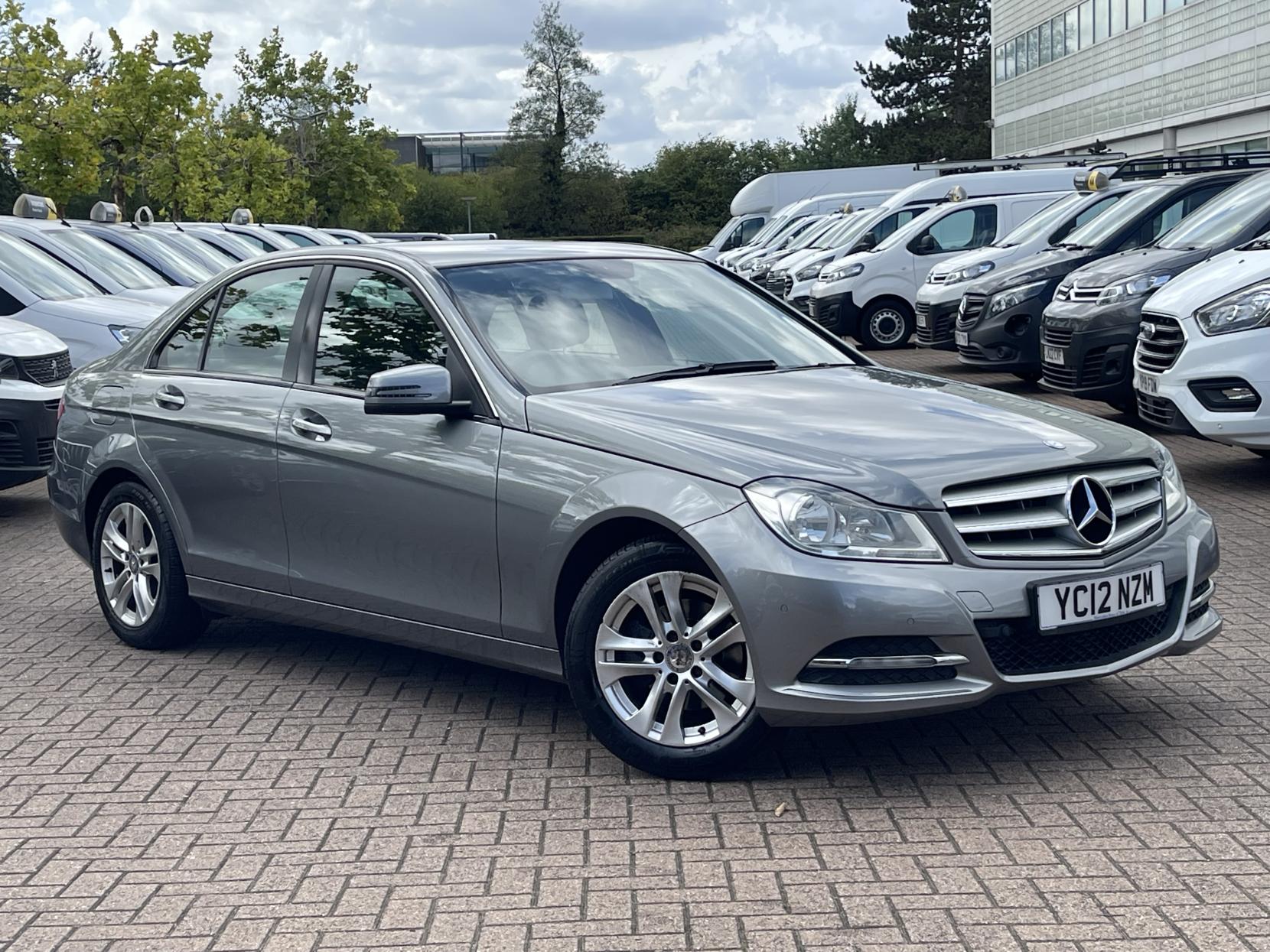 Mercedes-Benz C Class 1.6 C180 BlueEfficiency Executive SE Saloon 4dr Petrol G-Tronic+ Euro 5 (s/s) (156 ps)