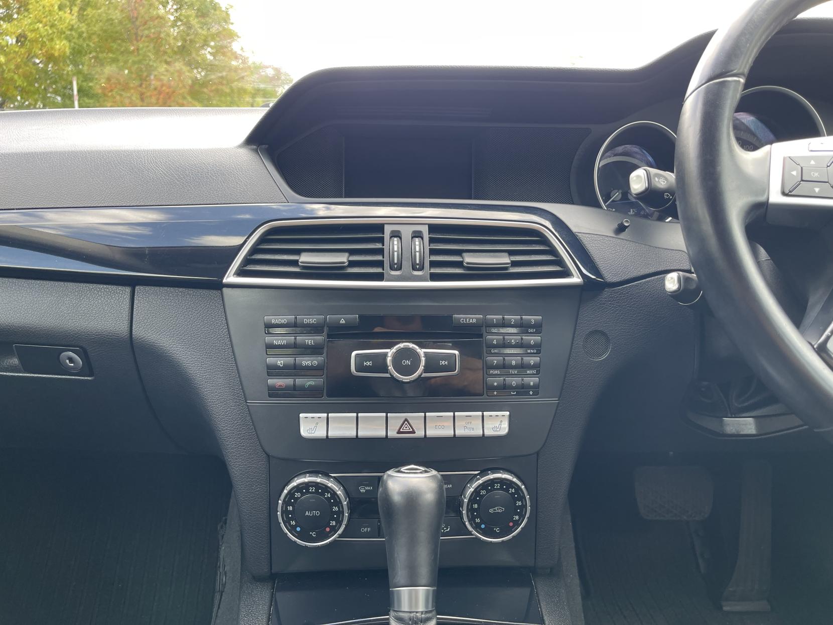 Mercedes-Benz C Class 1.6 C180 BlueEfficiency Executive SE Saloon 4dr Petrol G-Tronic+ Euro 5 (s/s) (156 ps)