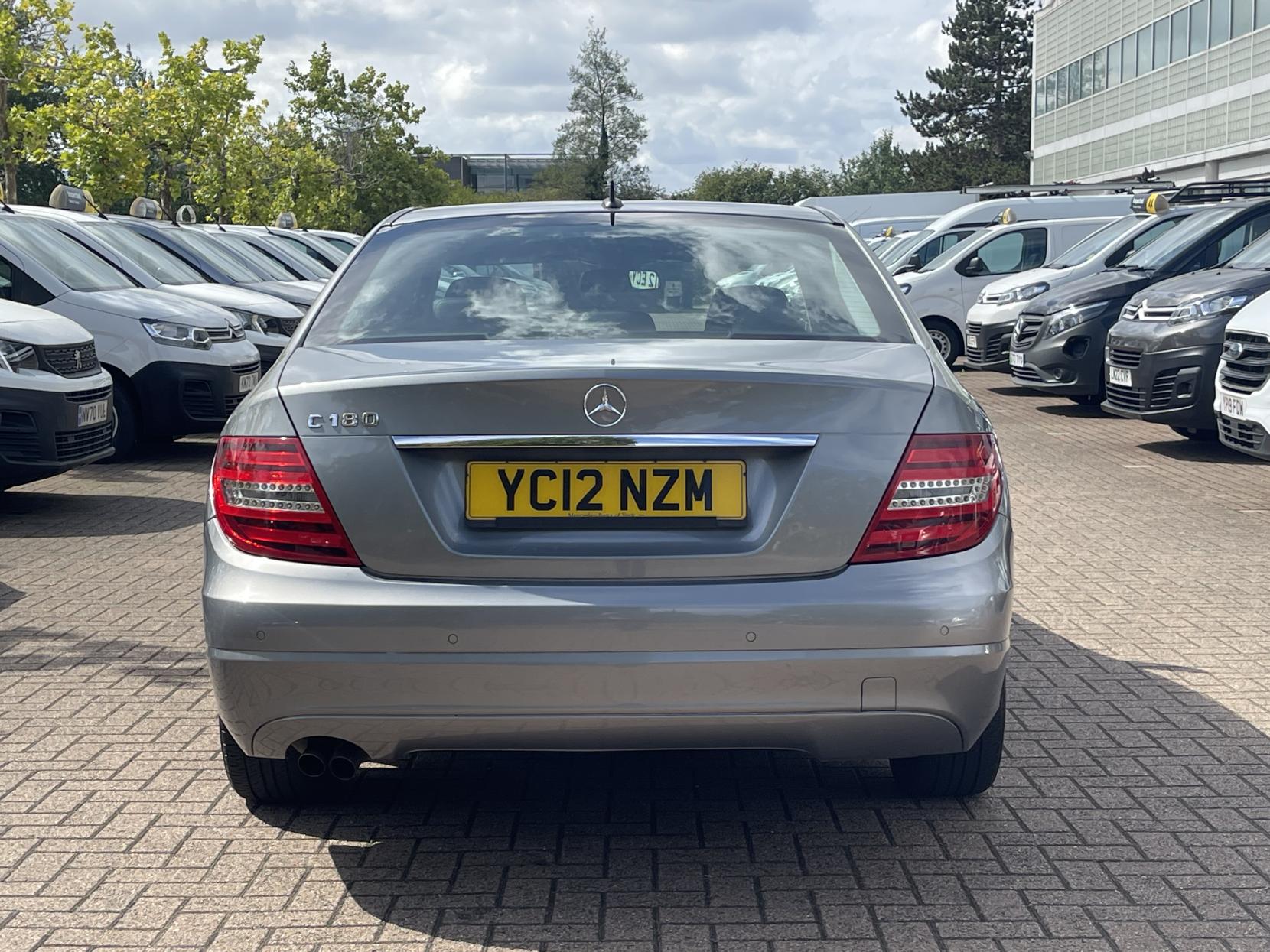 Mercedes-Benz C Class 1.6 C180 BlueEfficiency Executive SE Saloon 4dr Petrol G-Tronic+ Euro 5 (s/s) (156 ps)