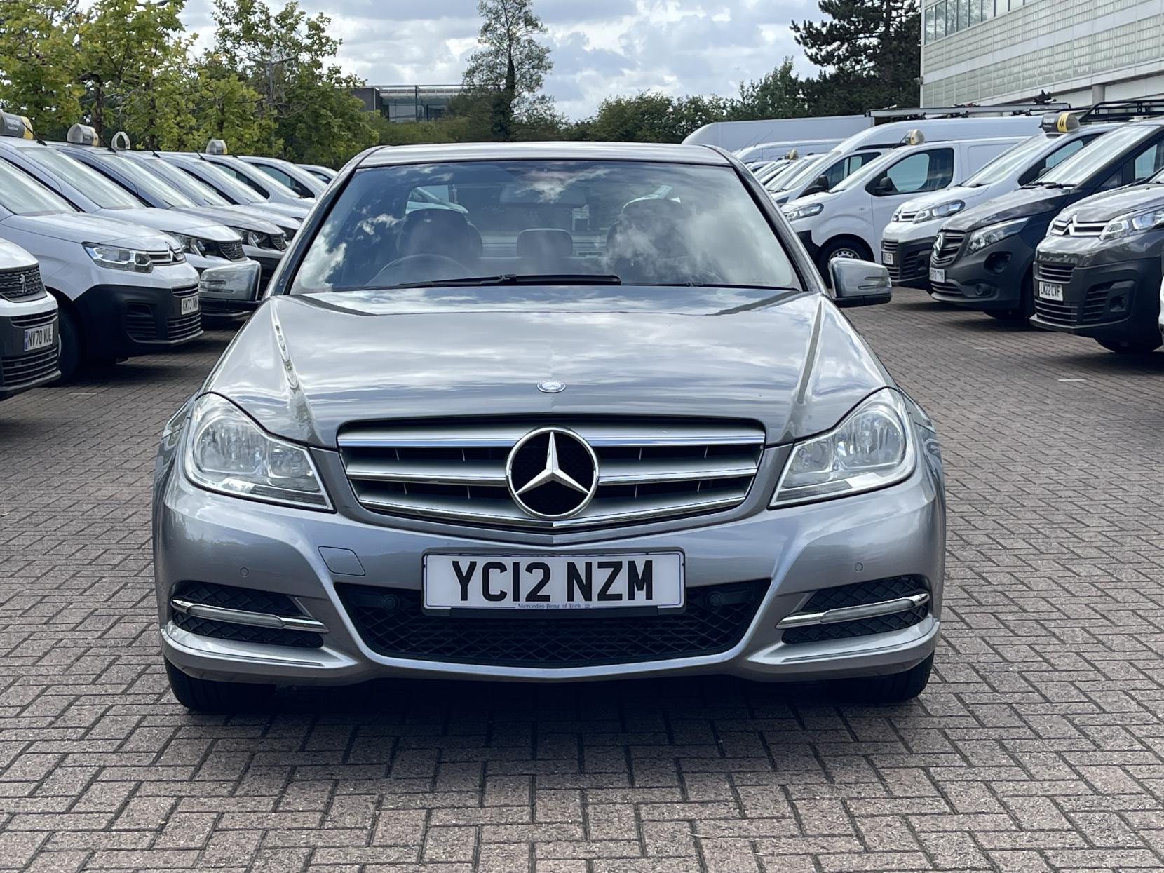 Mercedes-Benz C Class 1.6 C180 BlueEfficiency Executive SE Saloon 4dr Petrol G-Tronic+ Euro 5 (s/s) (156 ps)