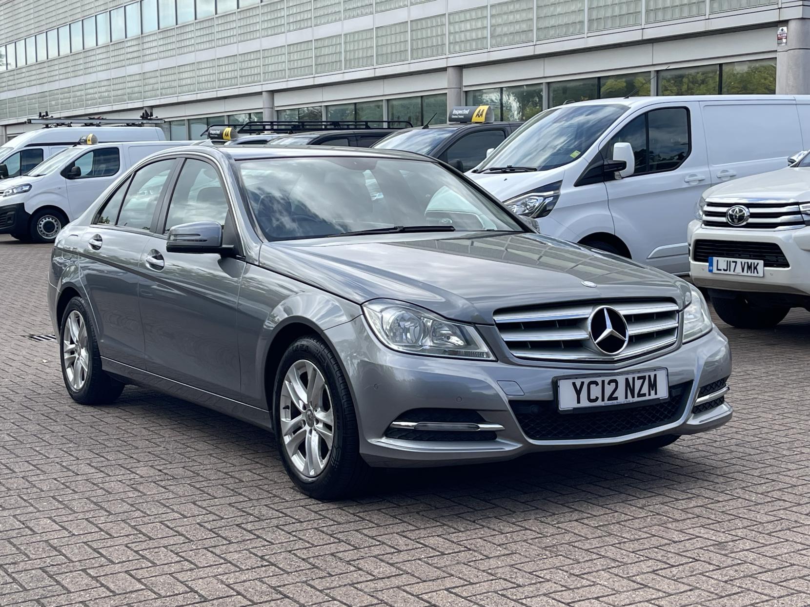 Mercedes-Benz C Class 1.6 C180 BlueEfficiency Executive SE Saloon 4dr Petrol G-Tronic+ Euro 5 (s/s) (156 ps)