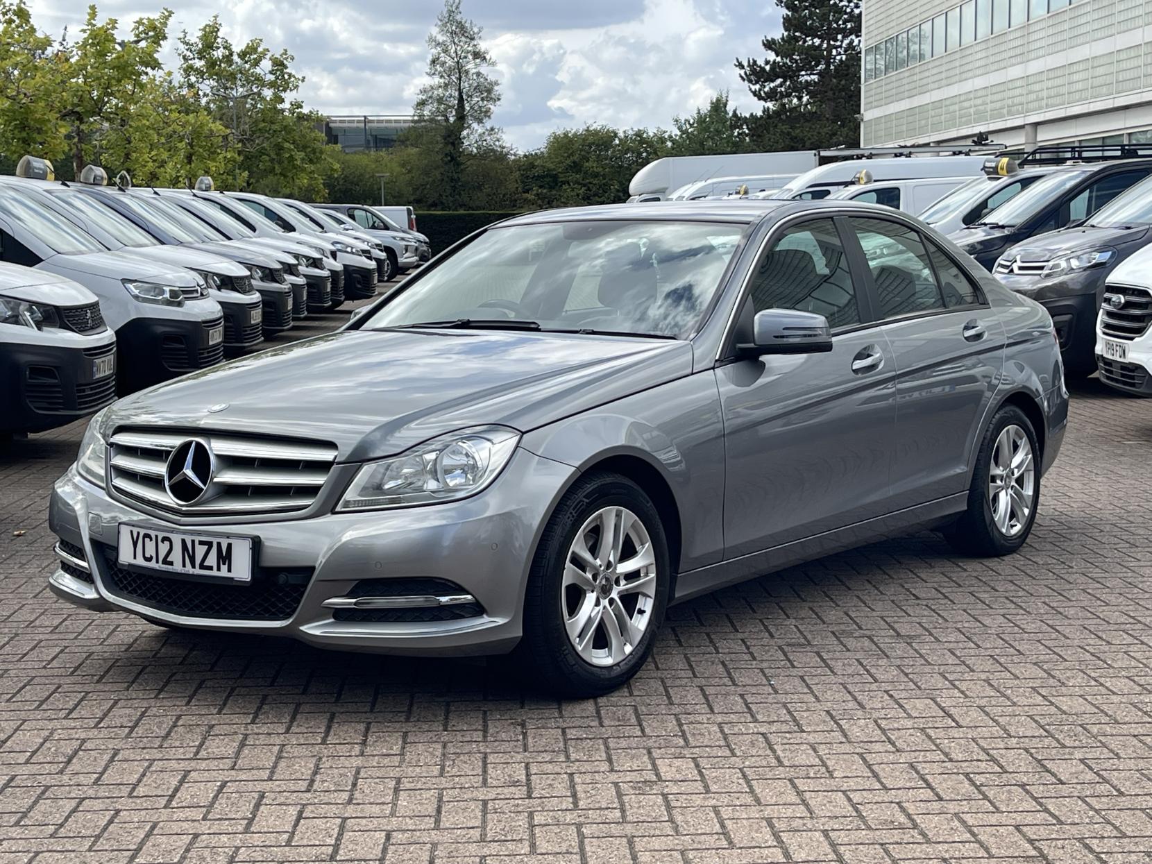 Mercedes-Benz C Class 1.6 C180 BlueEfficiency Executive SE Saloon 4dr Petrol G-Tronic+ Euro 5 (s/s) (156 ps)