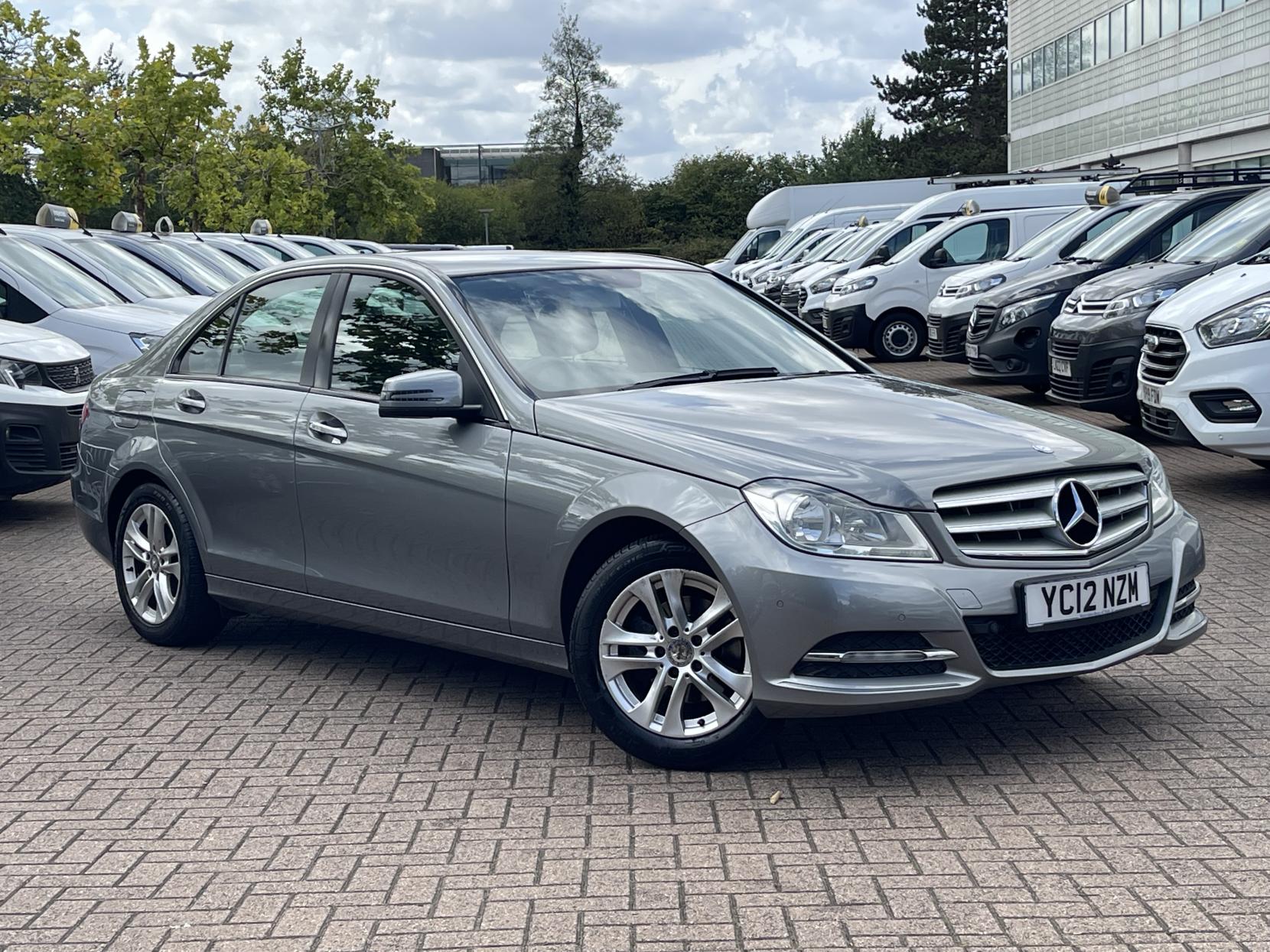 Mercedes-Benz C Class 1.6 C180 BlueEfficiency Executive SE Saloon 4dr Petrol G-Tronic+ Euro 5 (s/s) (156 ps)