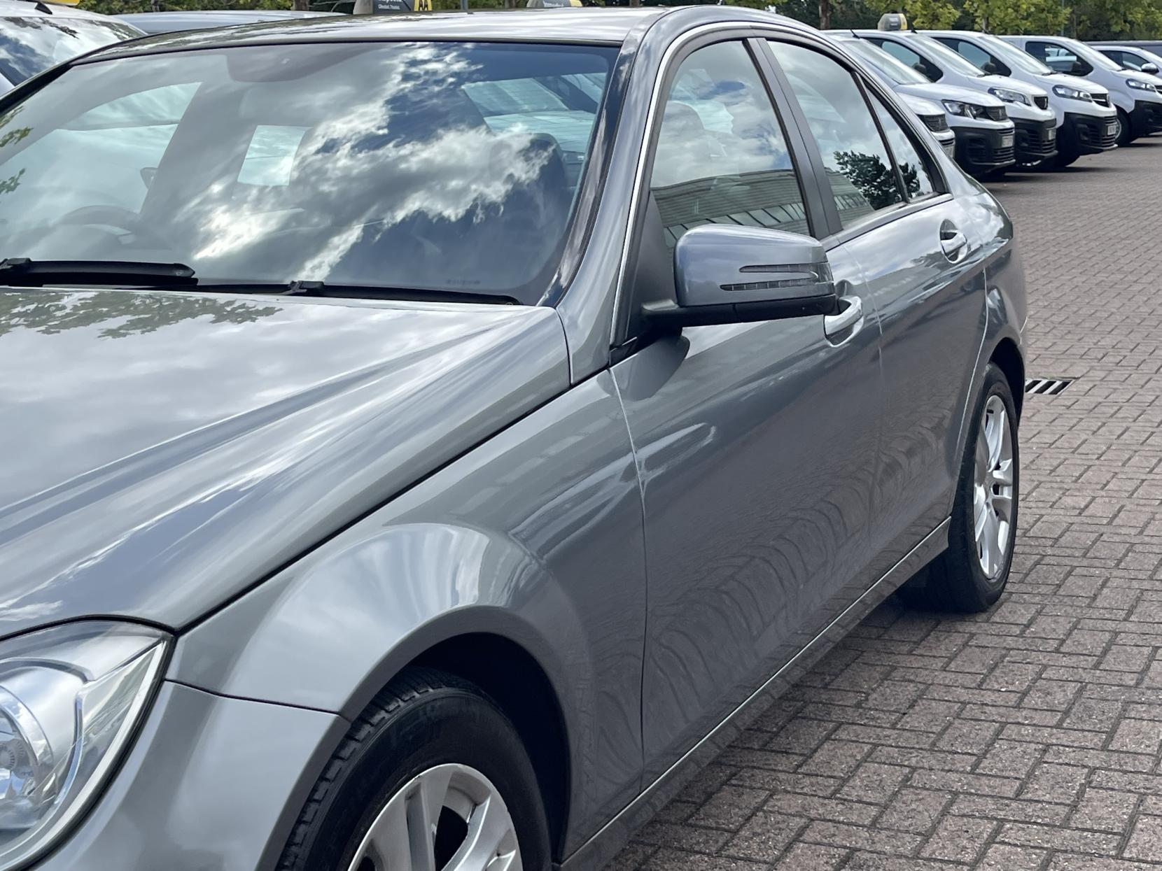 Mercedes-Benz C Class 1.6 C180 BlueEfficiency Executive SE Saloon 4dr Petrol G-Tronic+ Euro 5 (s/s) (156 ps)