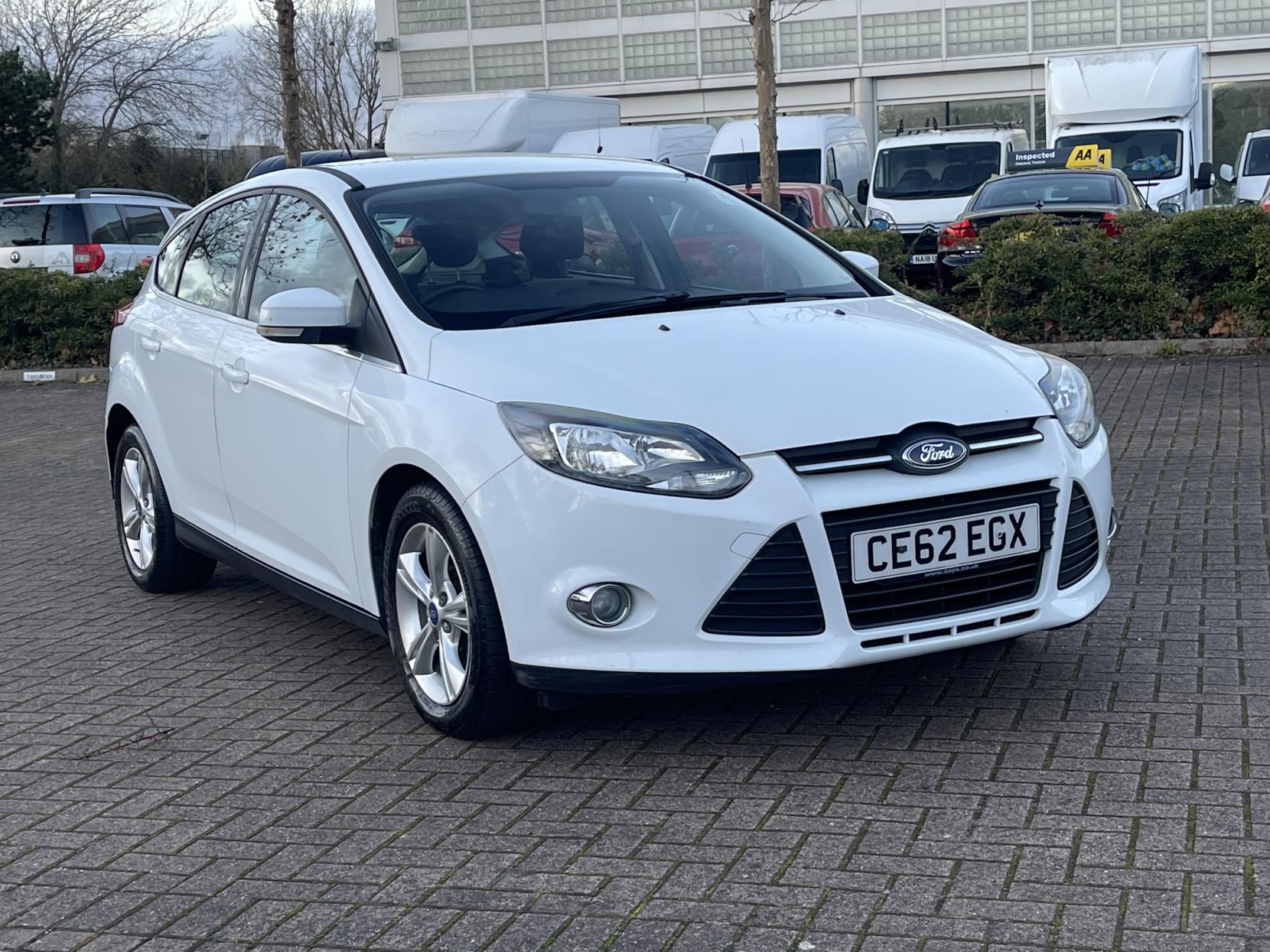 Ford Focus 1.0T EcoBoost Zetec Hatchback 5dr Petrol Manual Euro 5 (s/s) (125 ps)