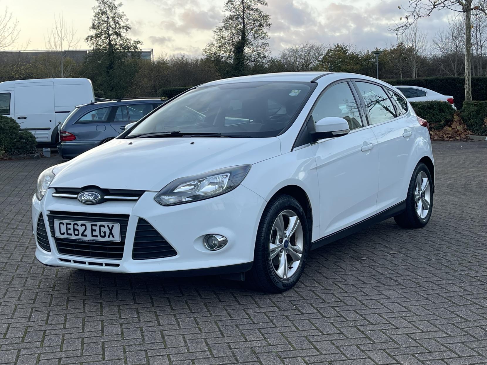 Ford Focus 1.0T EcoBoost Zetec Hatchback 5dr Petrol Manual Euro 5 (s/s) (125 ps)