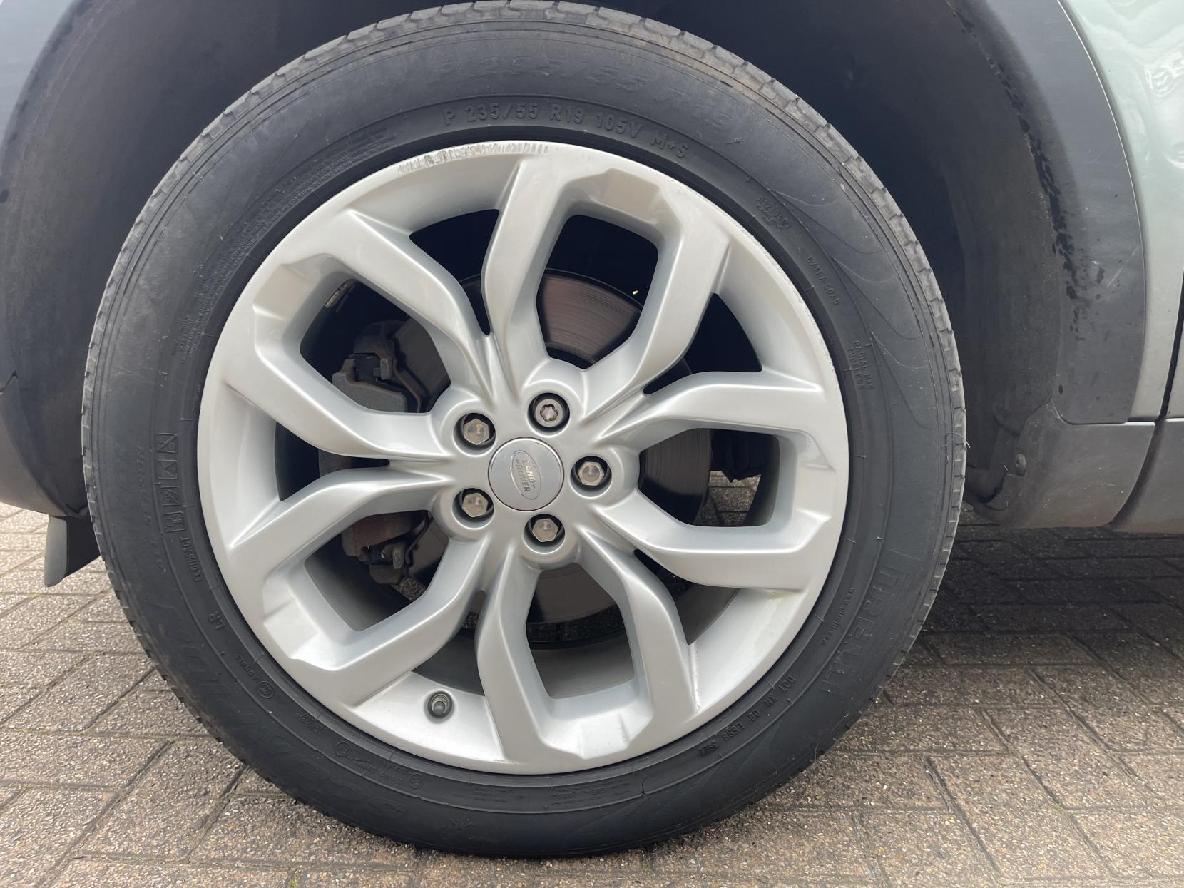 Land Rover Discovery Sport 2.0 TD4 HSE SUV 5dr Diesel Auto 4WD Euro 6 (s/s) (180 ps)