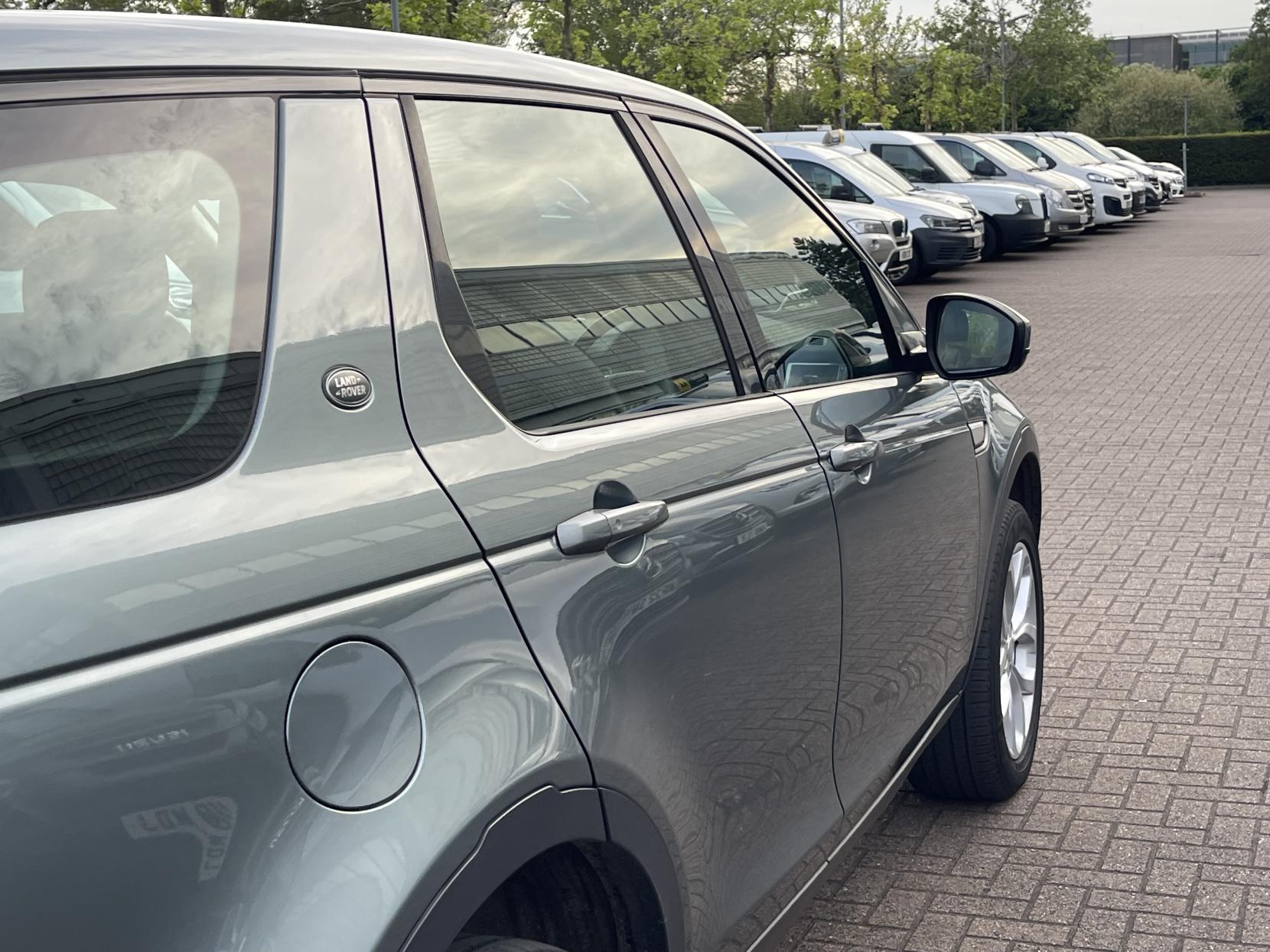 Land Rover Discovery Sport 2.0 TD4 HSE SUV 5dr Diesel Auto 4WD Euro 6 (s/s) (180 ps)