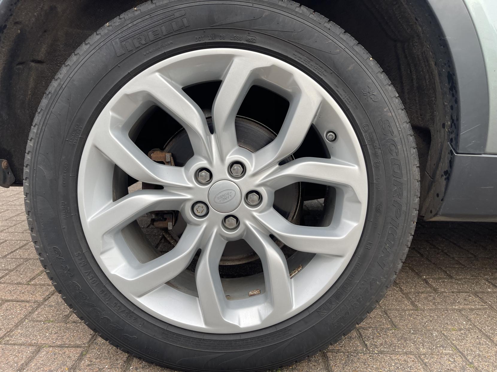 Land Rover Discovery Sport 2.0 TD4 HSE SUV 5dr Diesel Auto 4WD Euro 6 (s/s) (180 ps)