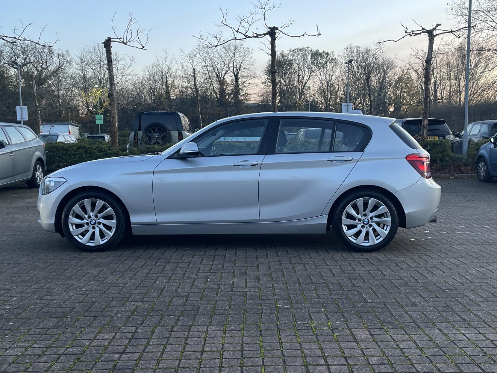 BMW 1 Series 1.6 118i SE Hatchback 5dr Petrol Auto Euro 5 (s/s) (170 ps)